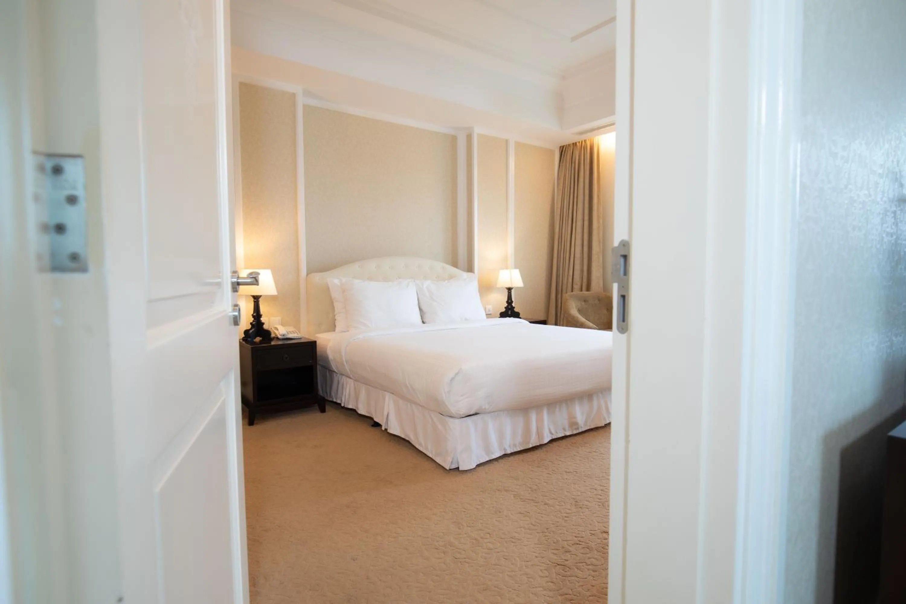 Bedroom, Bed in La Sapinette Hotel Dalat