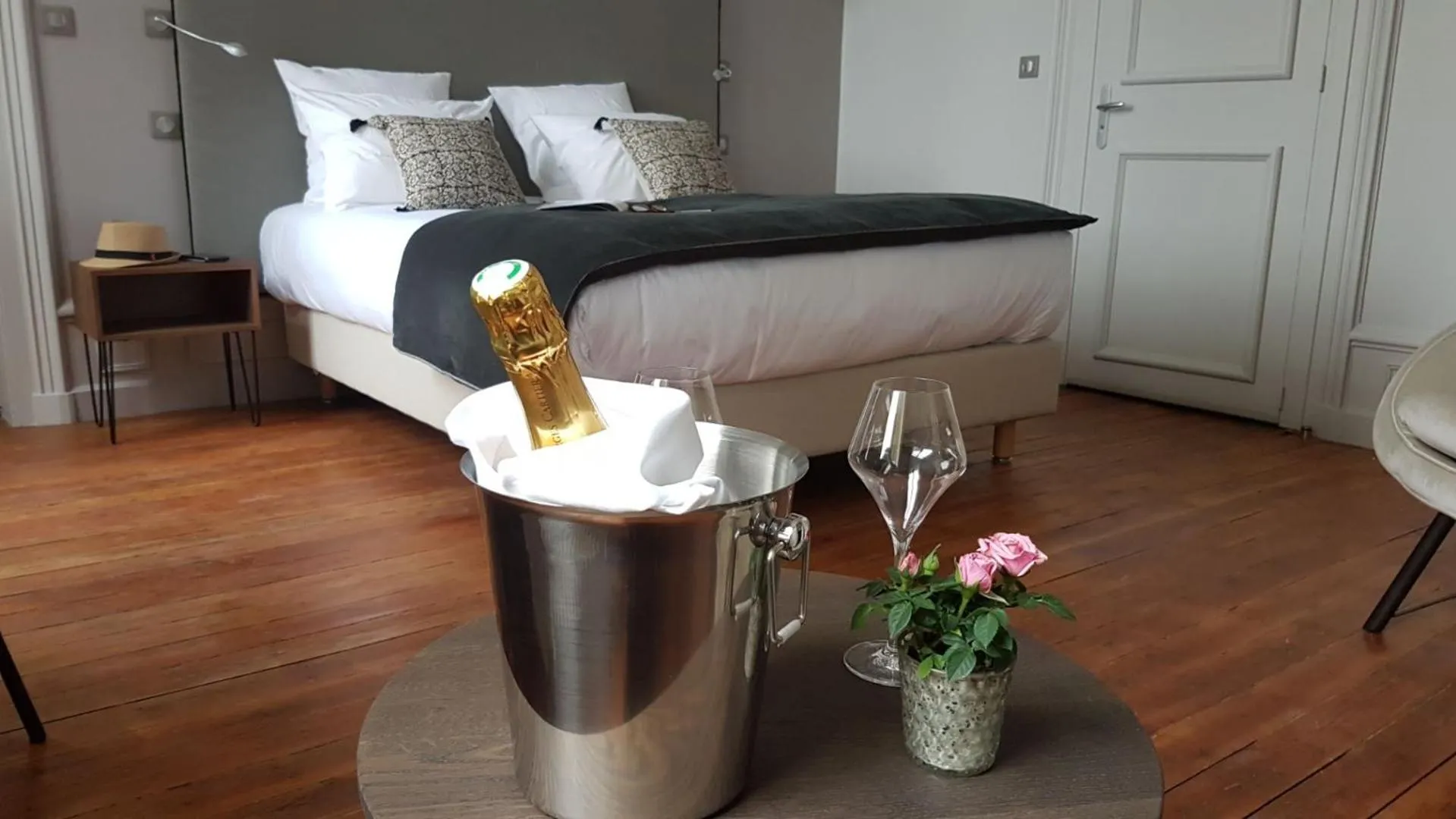 Bedroom, Bed in VILLA VARENTIA