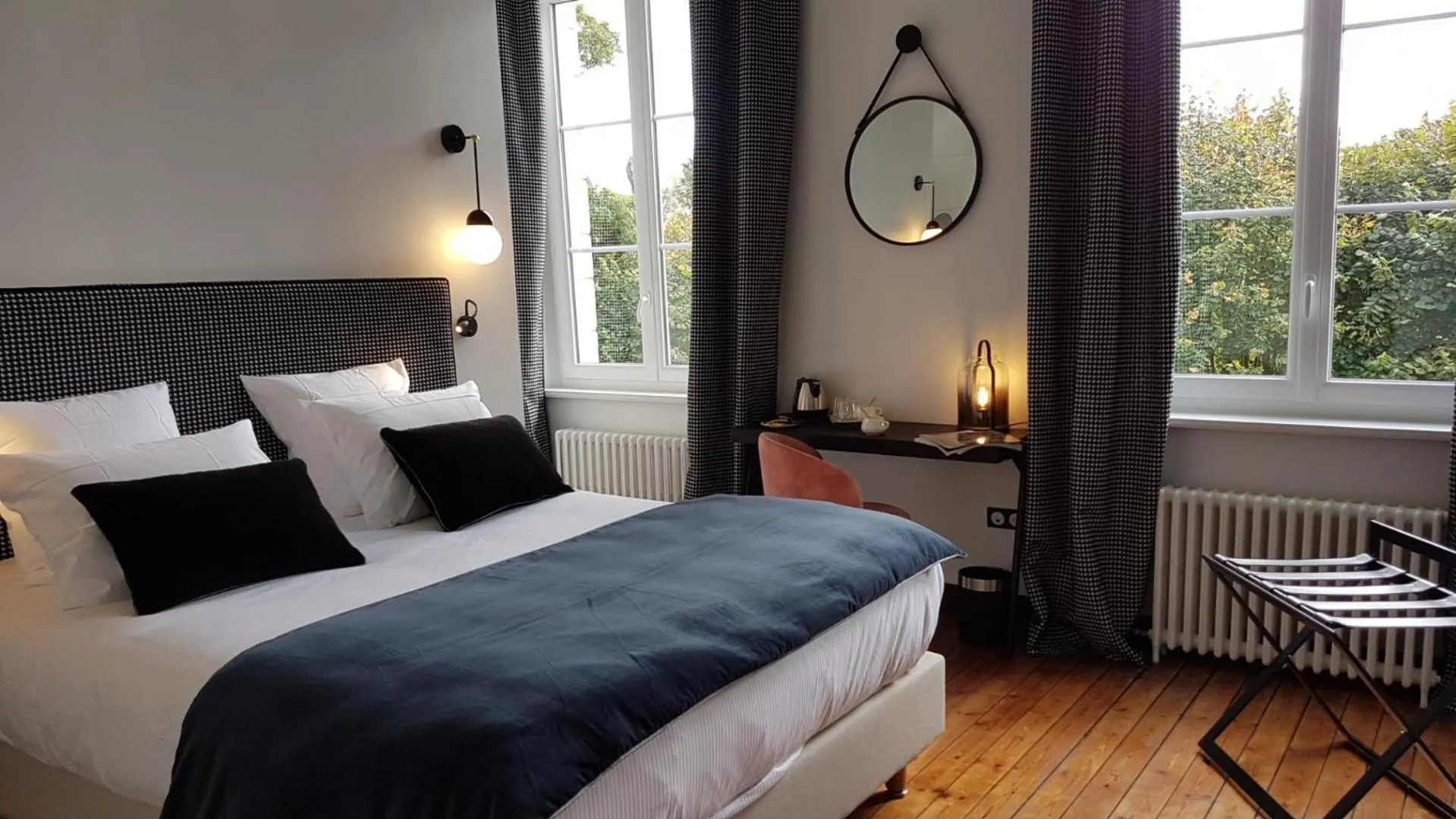 Bedroom, Bed in VILLA VARENTIA