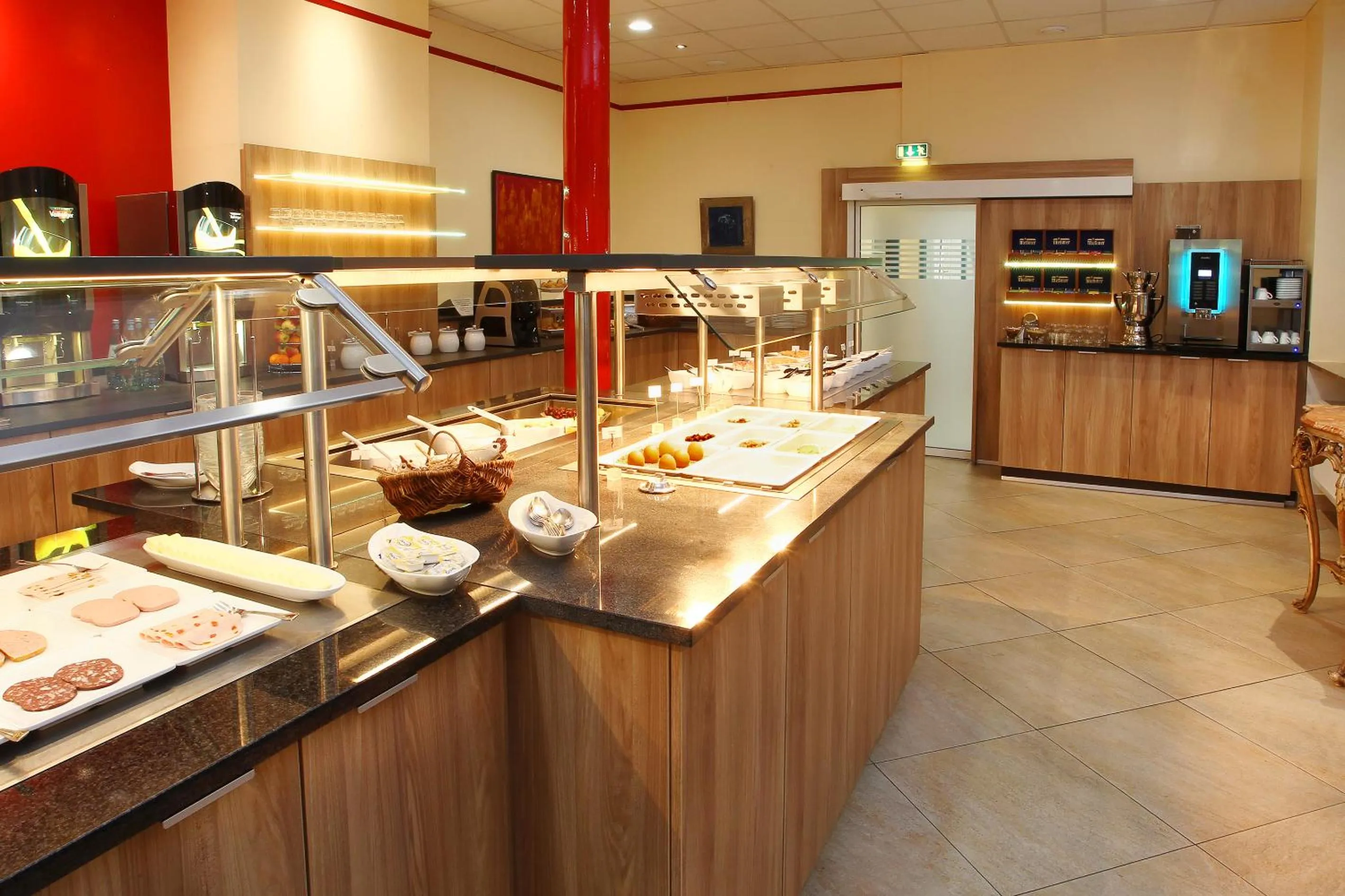 Food and drinks in Hotel Königshof am Funkturm Business