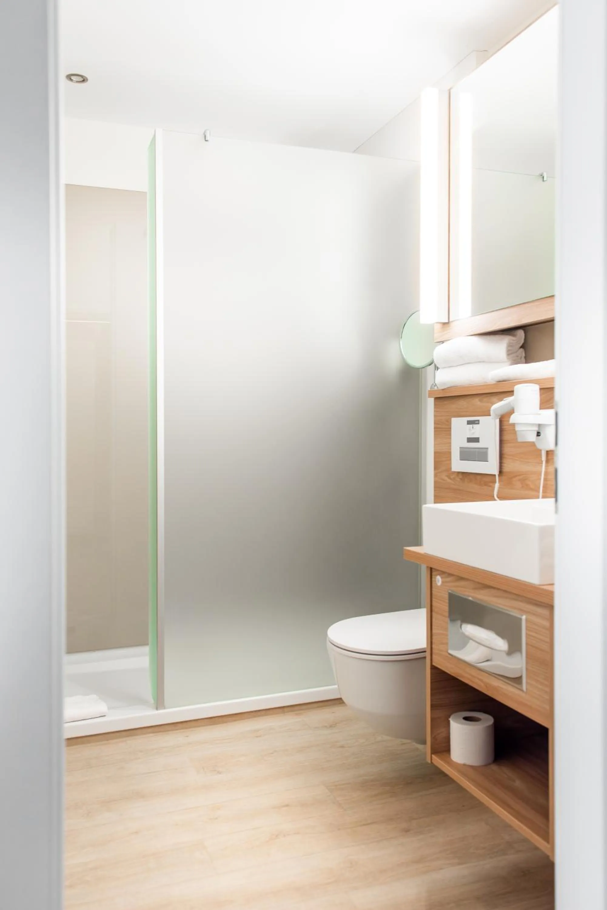 Shower in Hotel Königshof am Funkturm Business