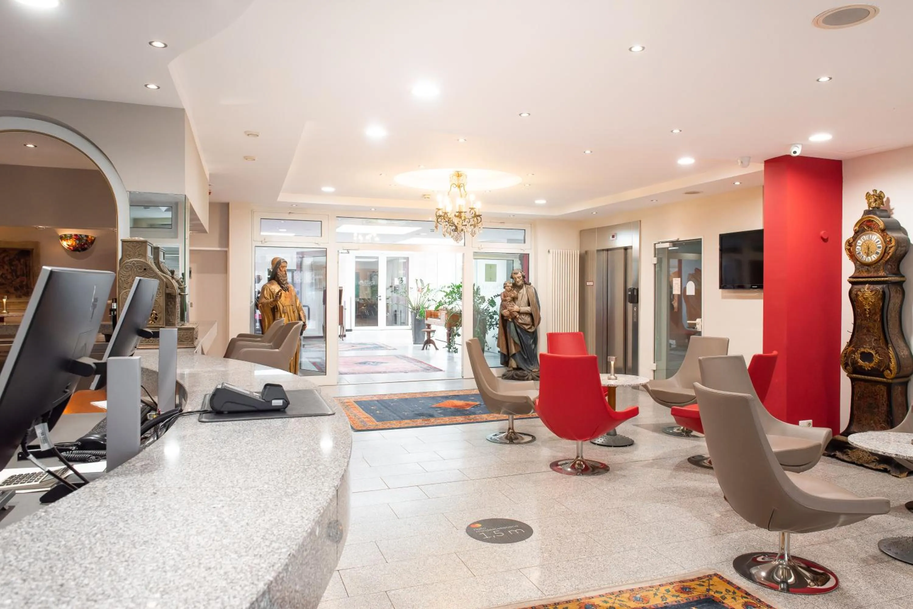 Lobby or reception in Hotel Königshof am Funkturm Business