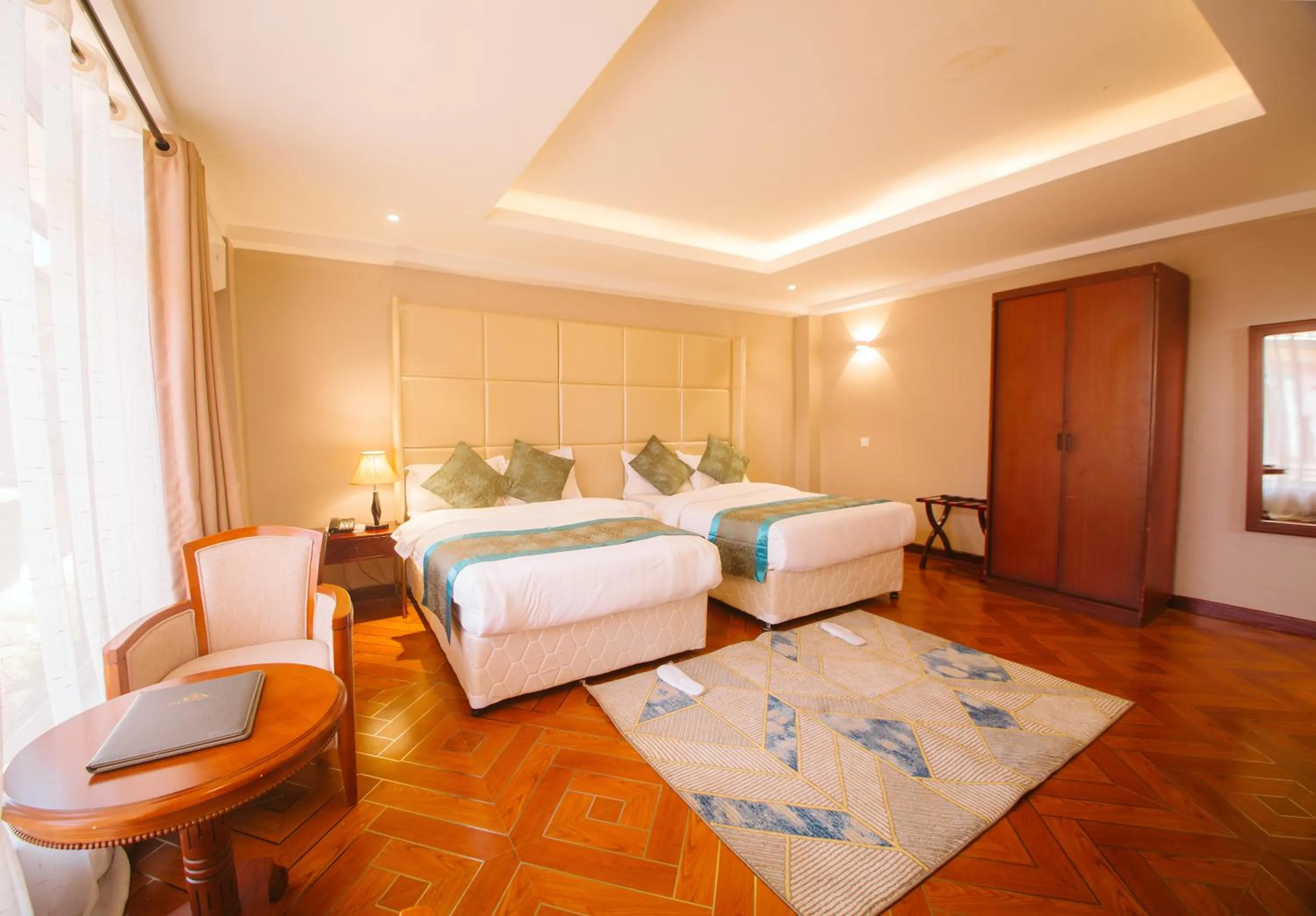 Bedroom, Bed in Mount Royal Villa