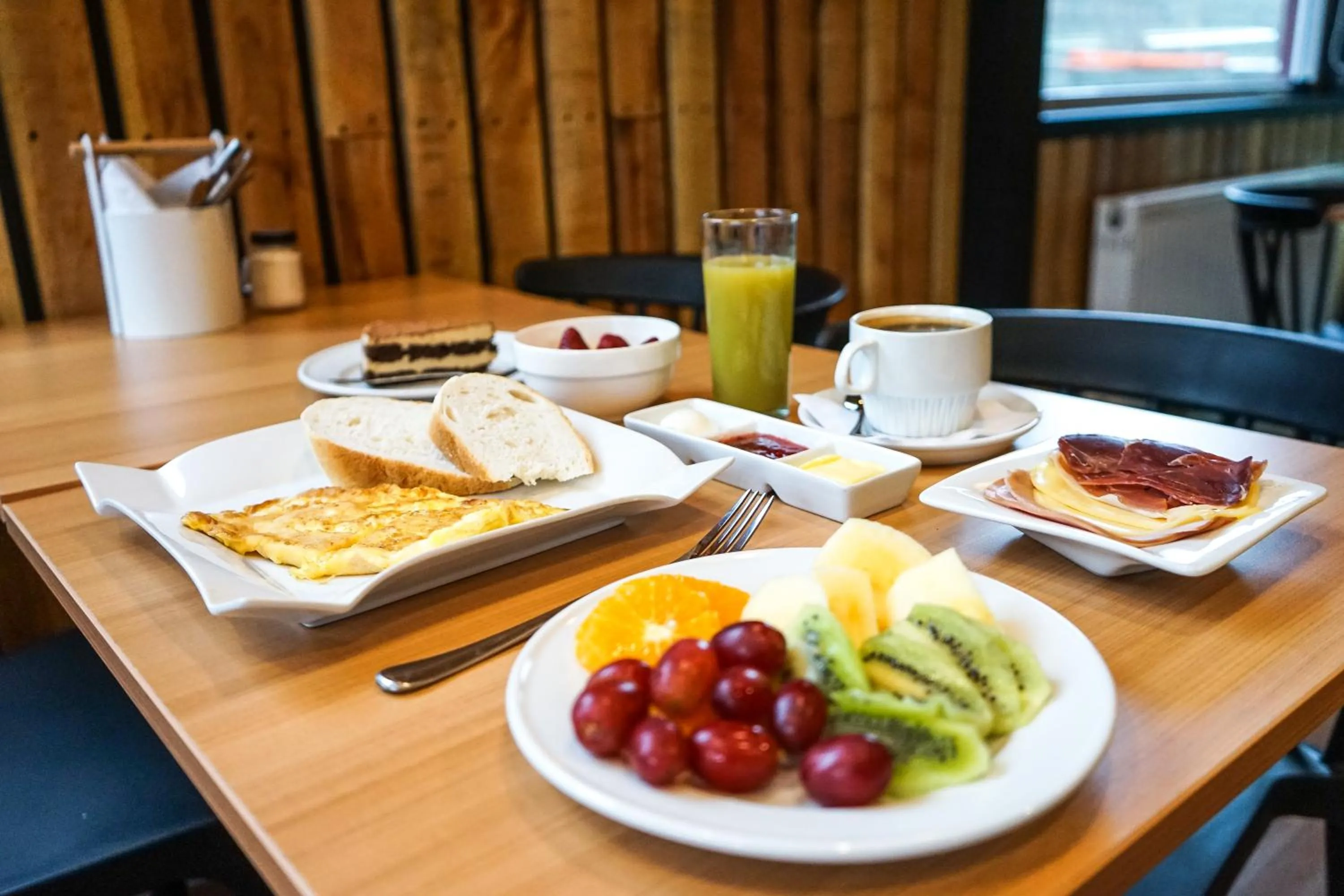 Breakfast in Hotel Boutique Restaurant Kran Kreen
