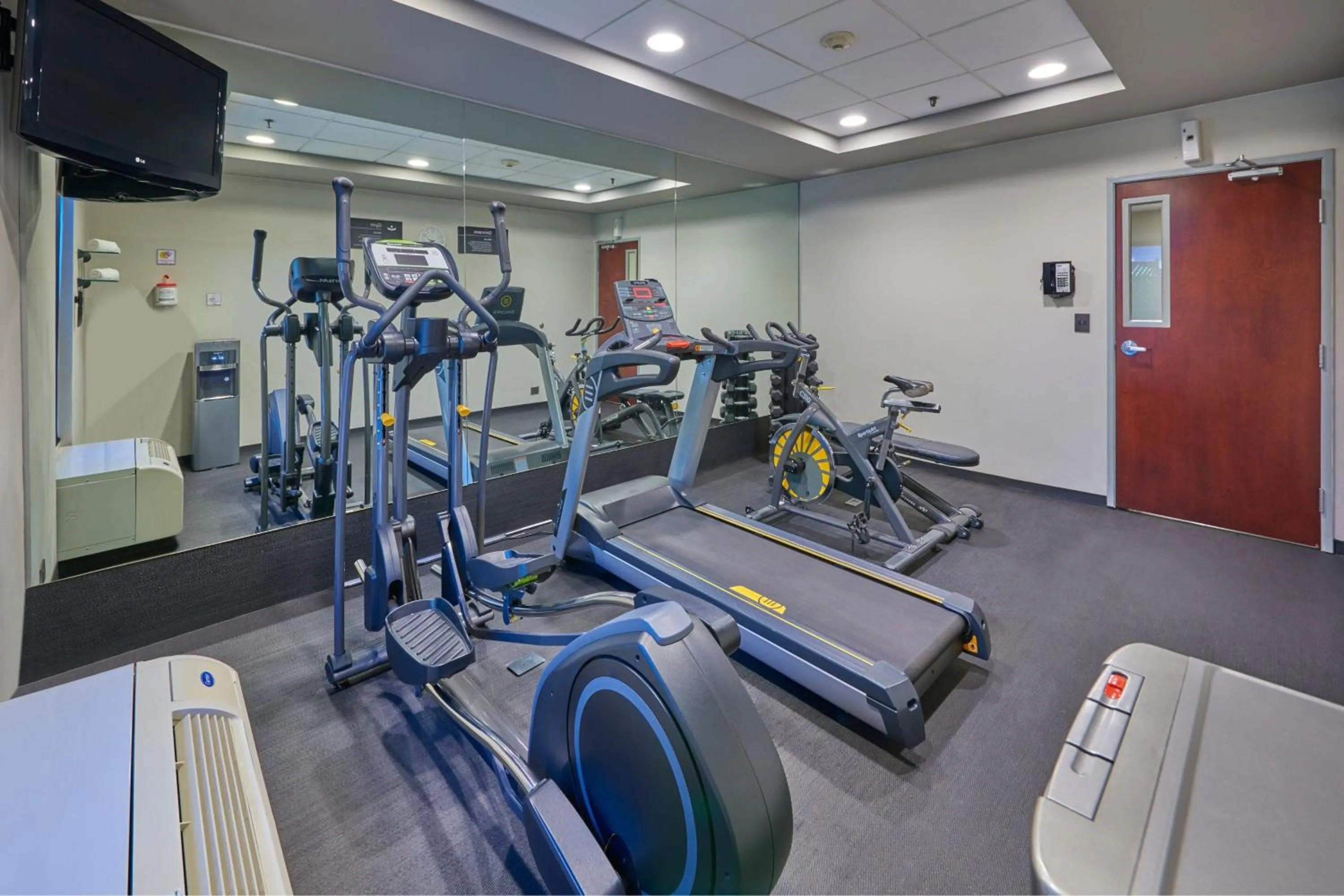 Fitness centre/facilities in City Express by Marriott Hermosillo Expo