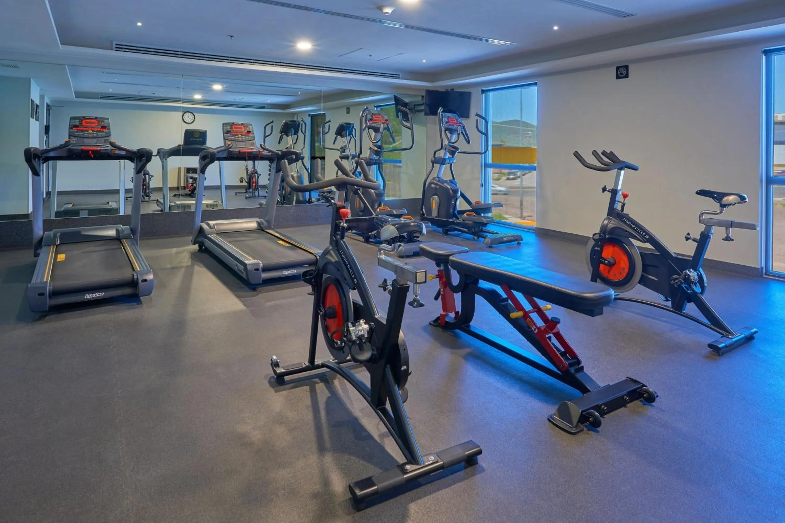Fitness centre/facilities in City Express by Marriott Guaymas