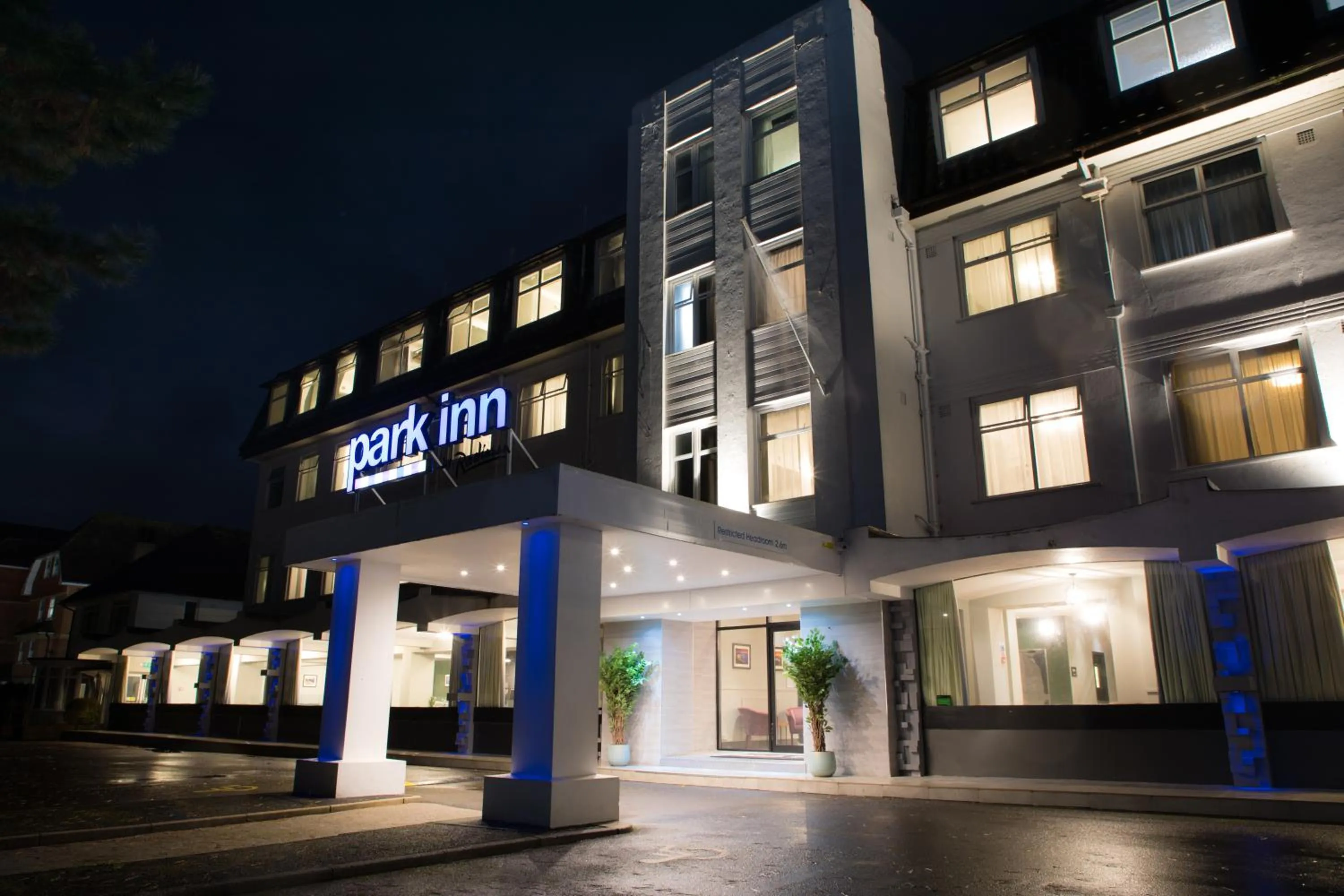 Property building in Park Inn by Radisson Bournemouth