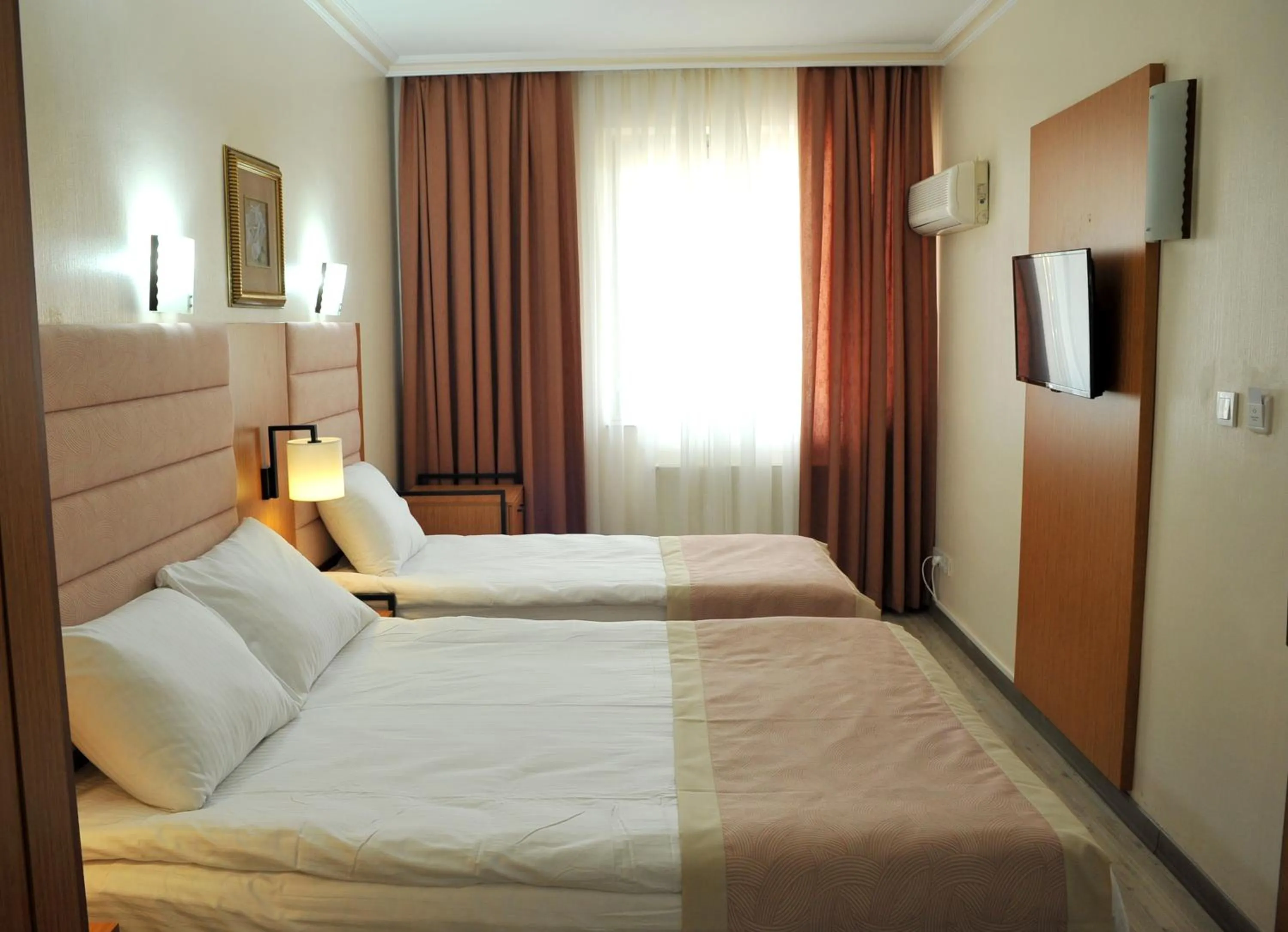 Photo of the whole room, Bed in Lion City Hotel Ankara