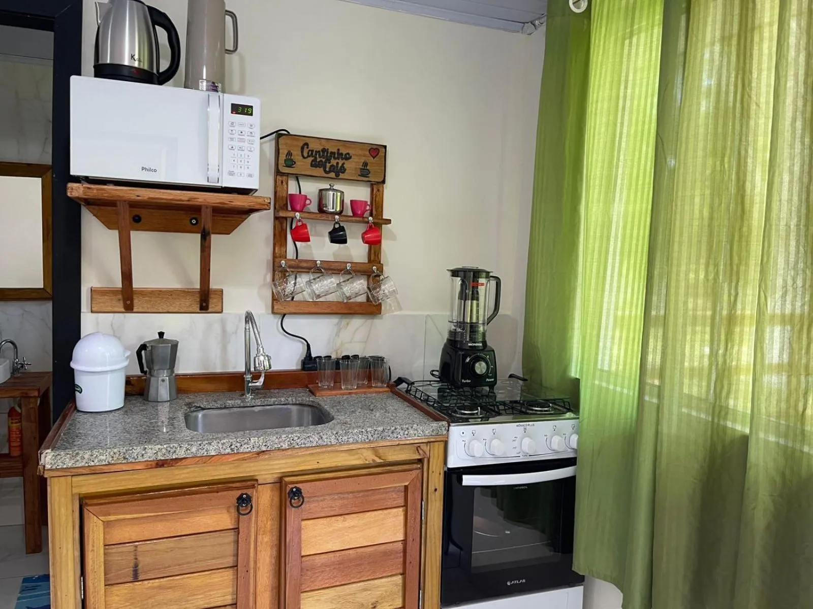 Coffee/tea facilities in Paraiso do Estaleirinho - Balneario Camboriu