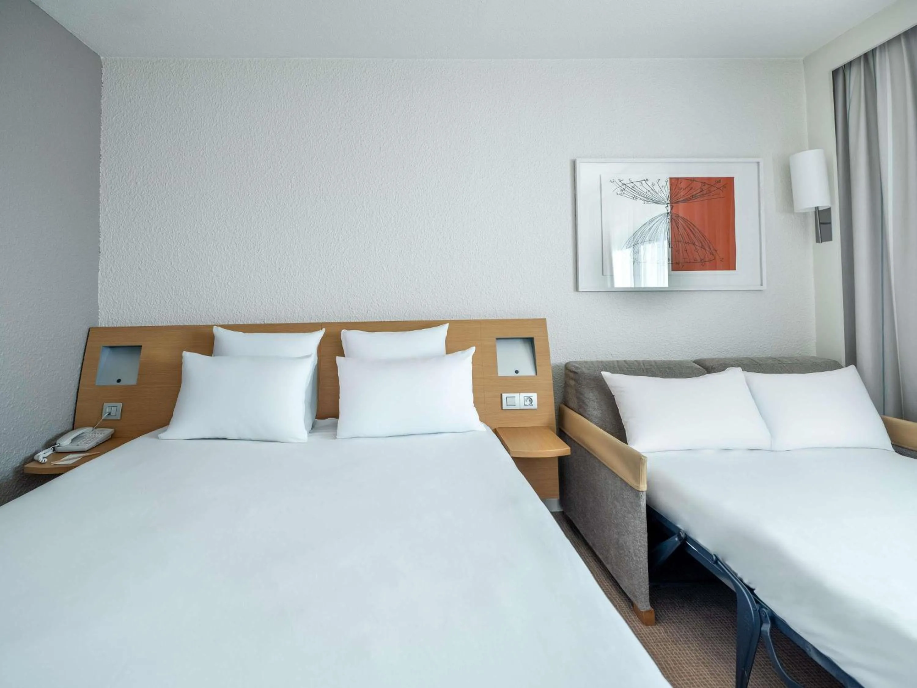 Bedroom, Bed in Novotel Poissy Orgeval