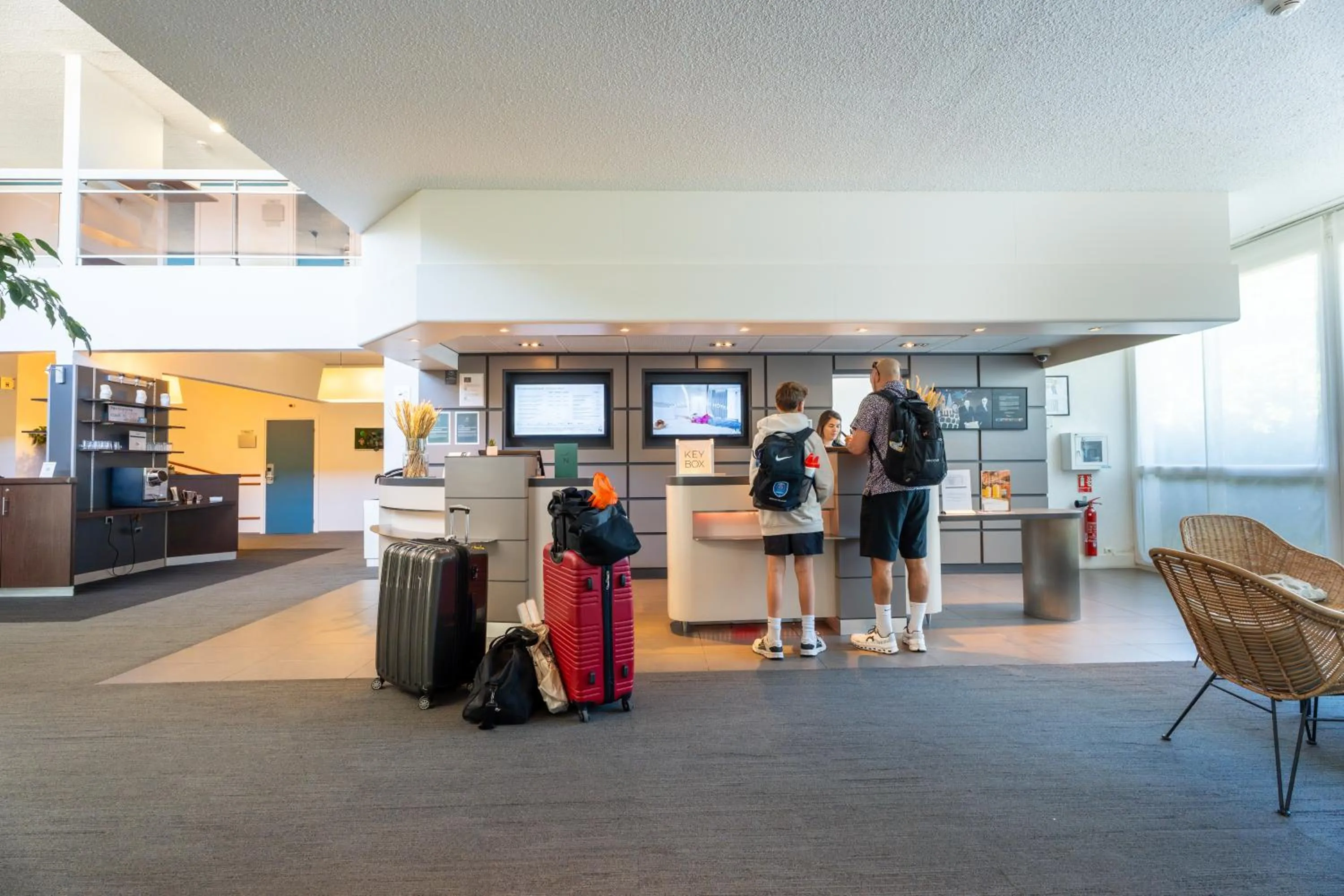 Lobby or reception in Novotel Poissy Orgeval