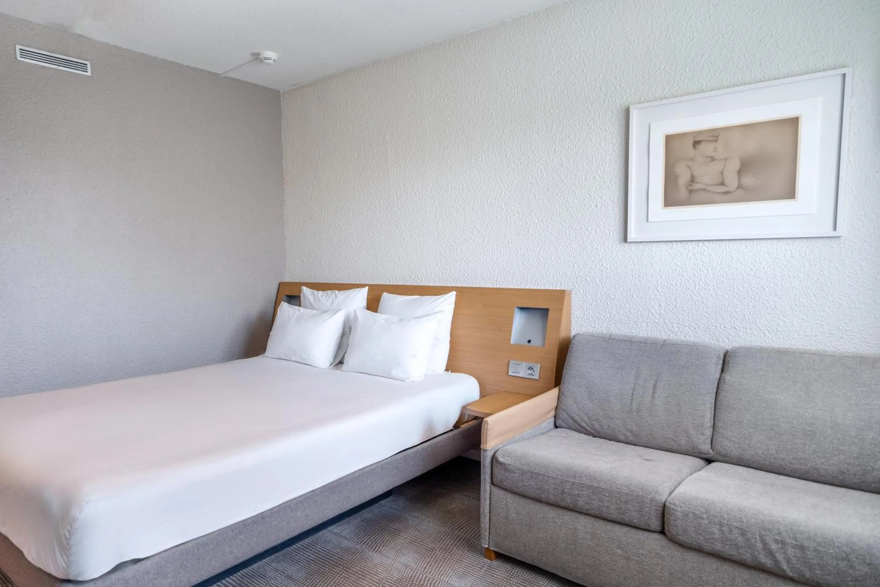 Bedroom, Bed in Novotel Poissy Orgeval
