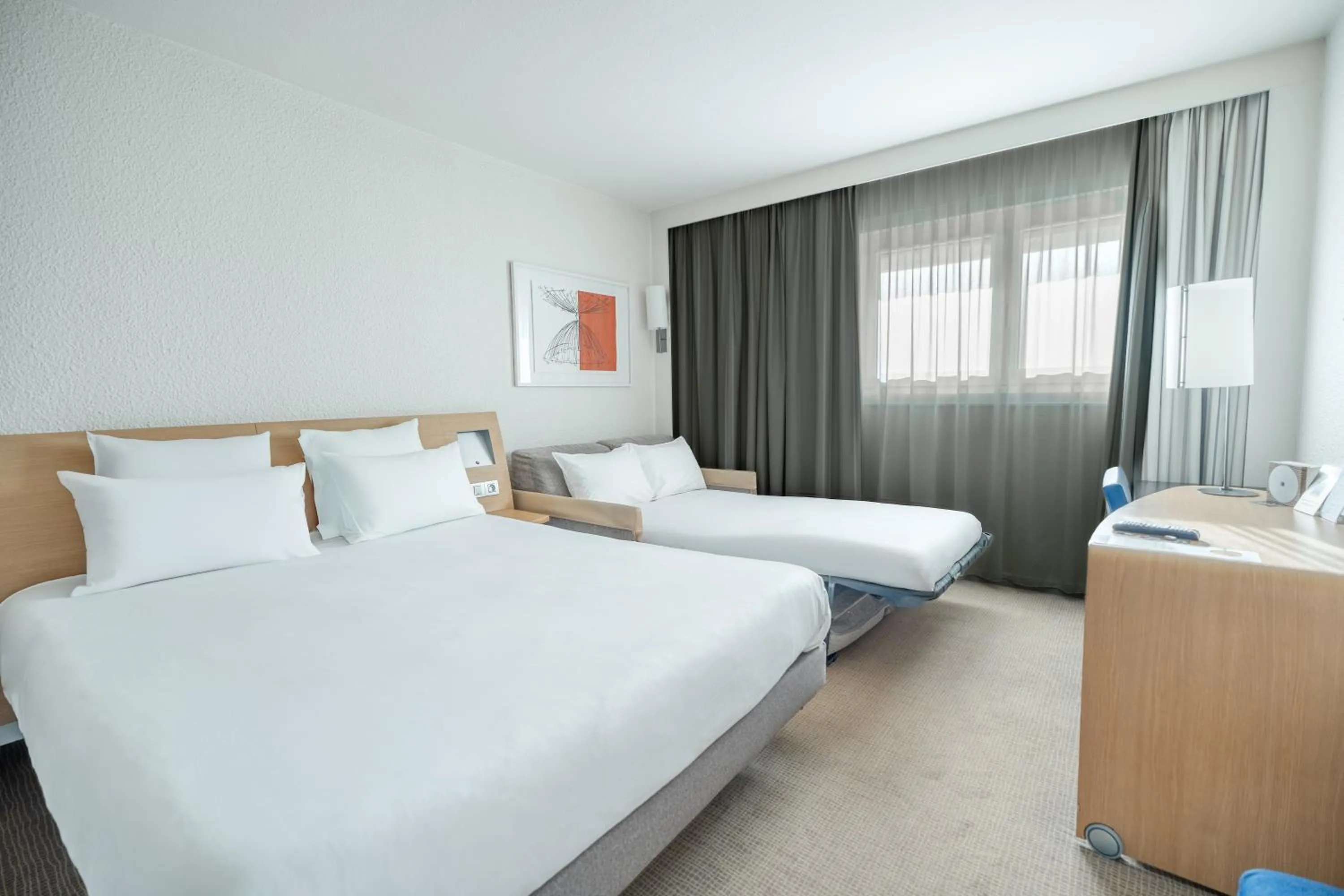 Bedroom, Bed in Novotel Poissy Orgeval