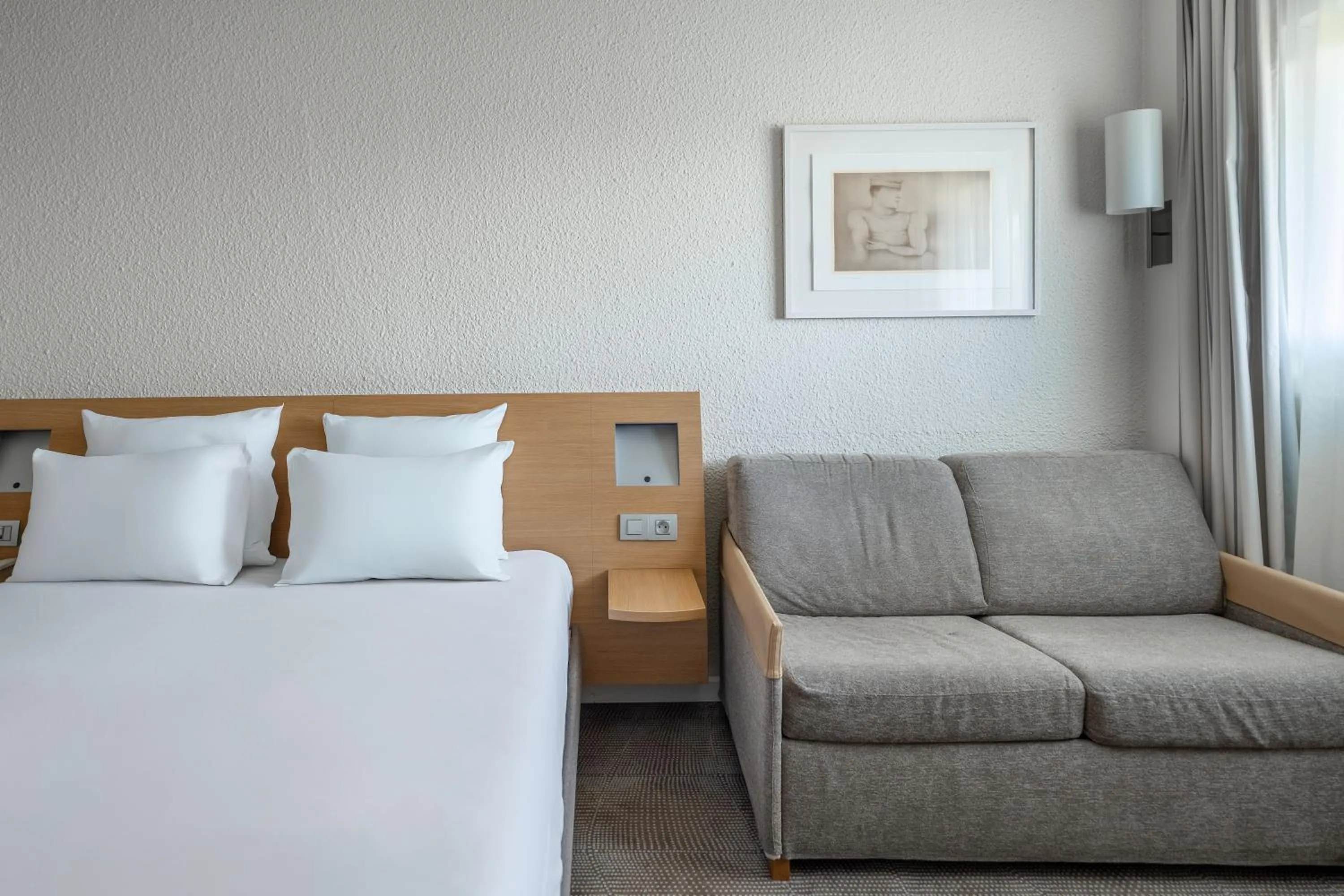 Bedroom, Bed in Novotel Poissy Orgeval