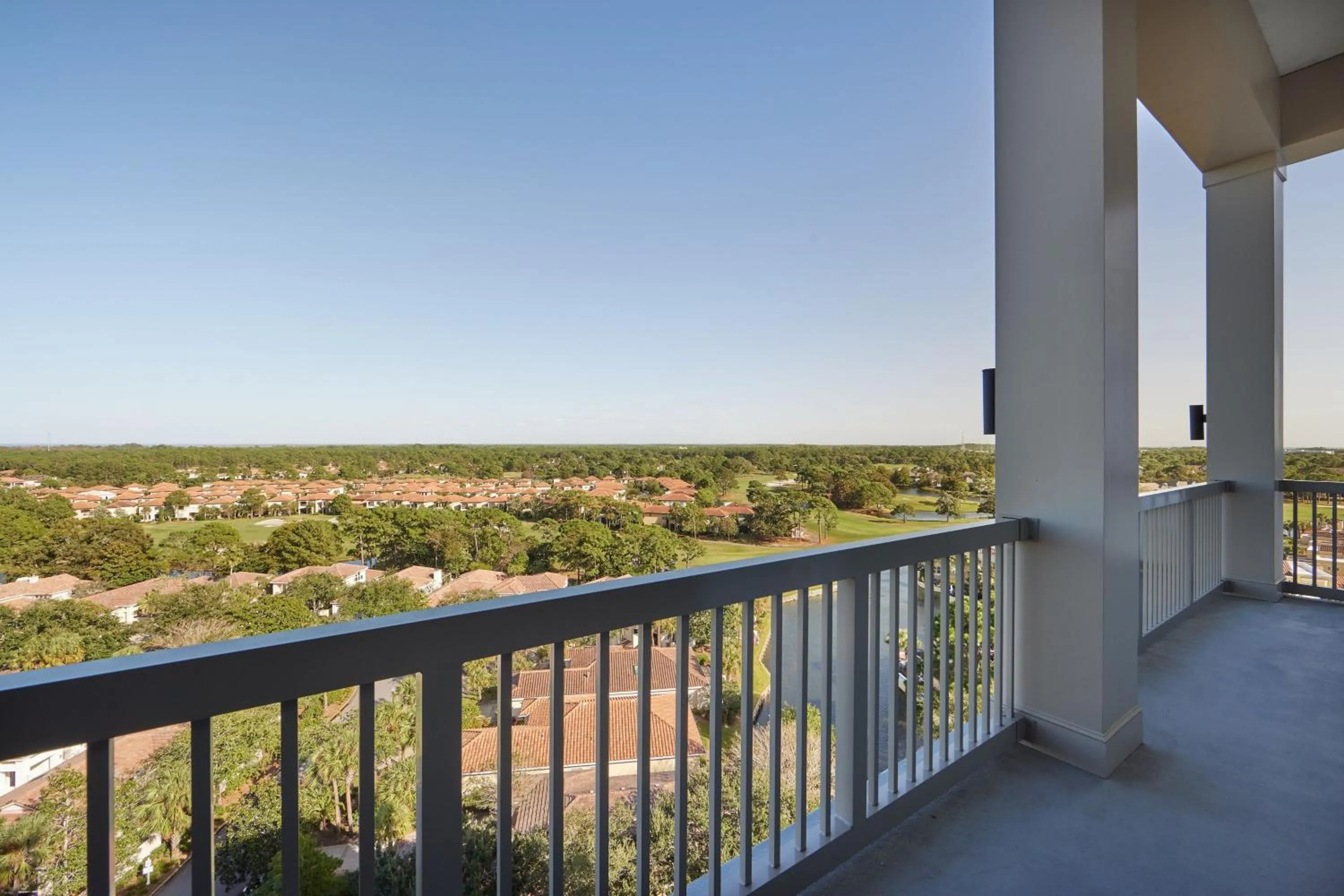 Photo of the whole room in Hotel Effie Sandestin Resort, Autograph Collection