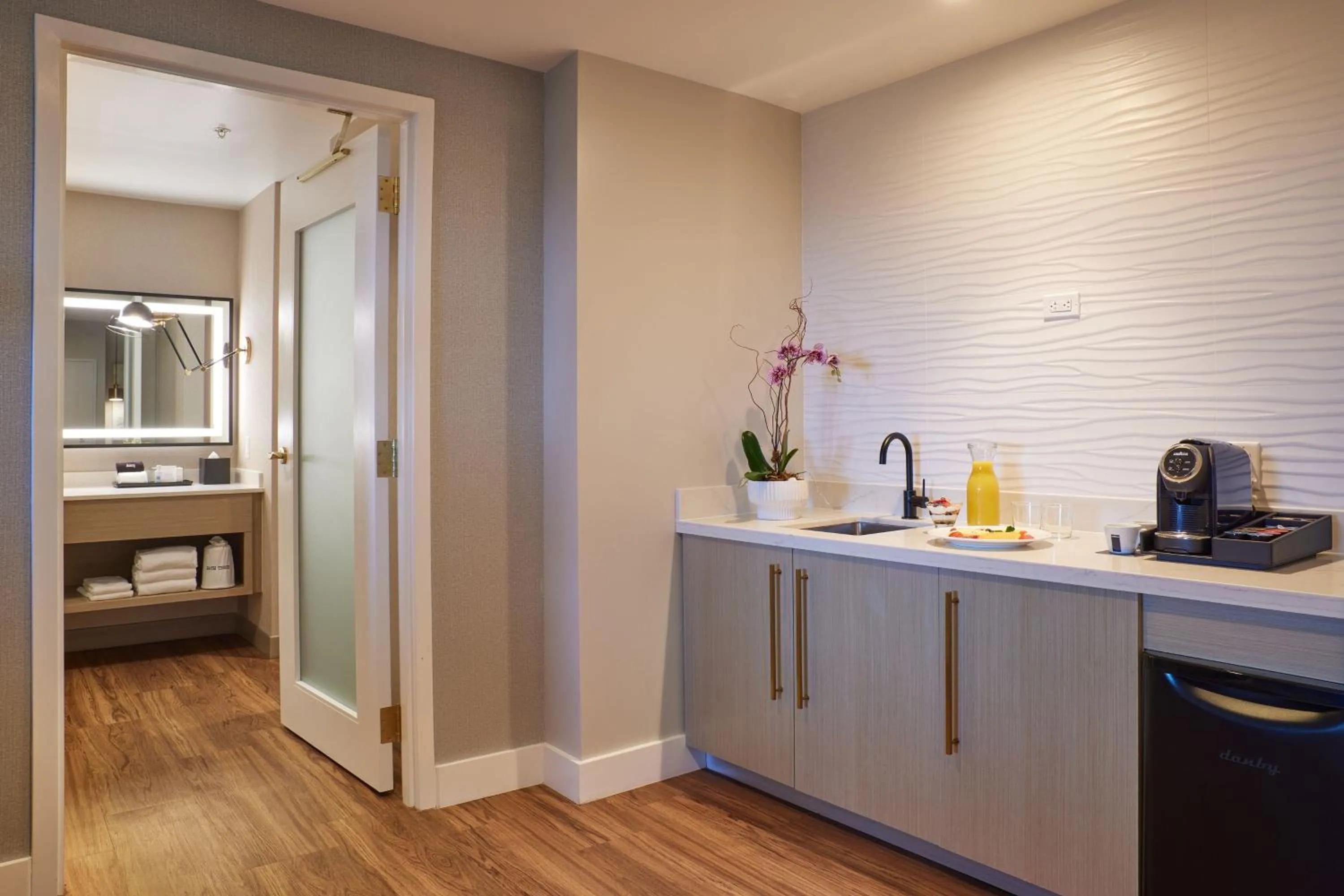 Lounge or bar in Hotel Effie Sandestin Resort, Autograph Collection