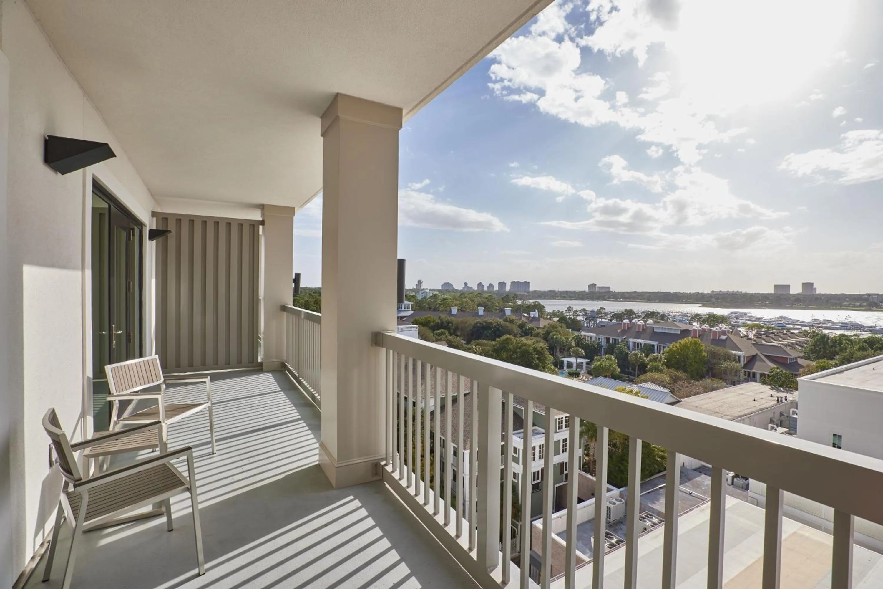 Photo of the whole room in Hotel Effie Sandestin Resort, Autograph Collection