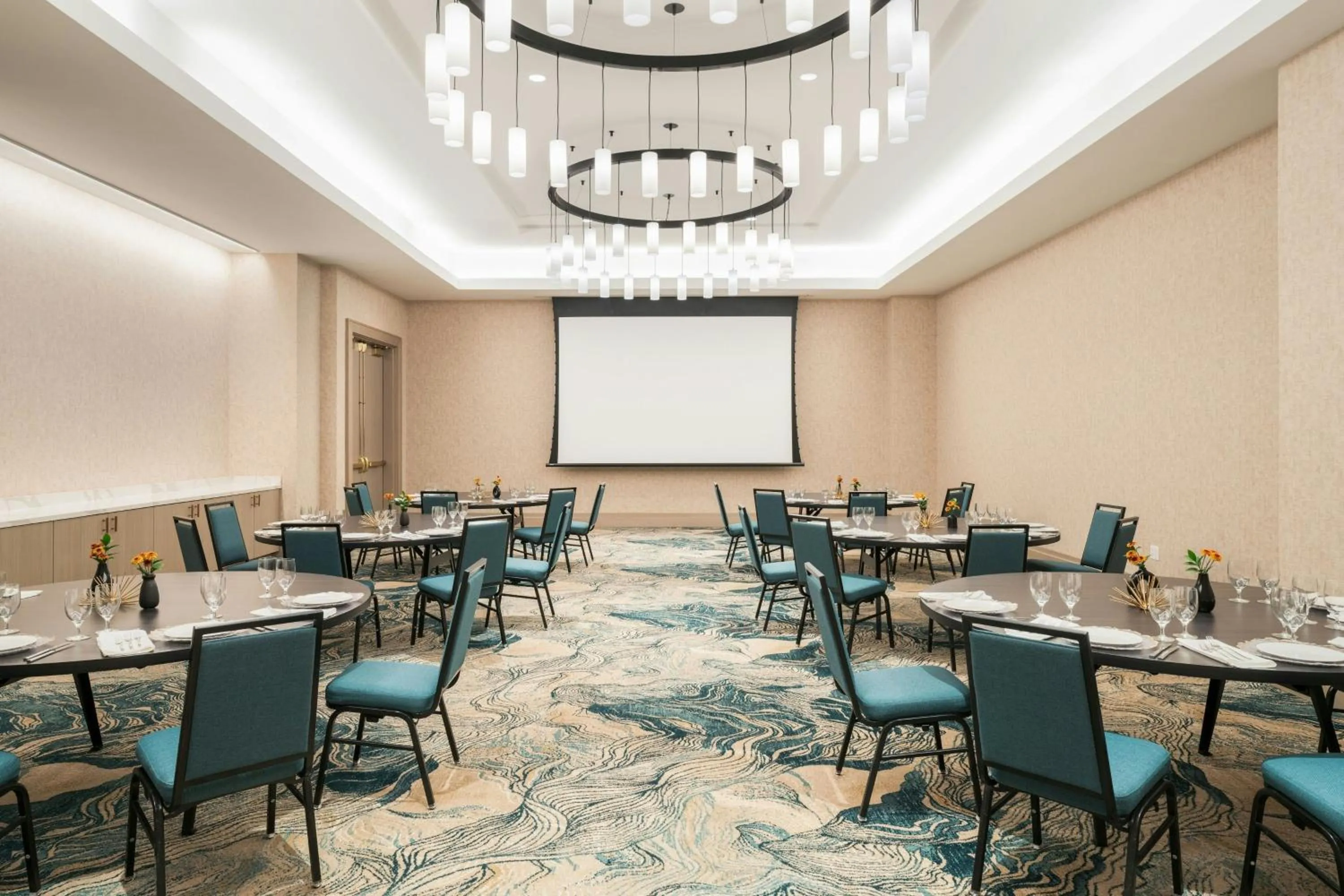 Meeting/conference room in Hotel Effie Sandestin Resort, Autograph Collection