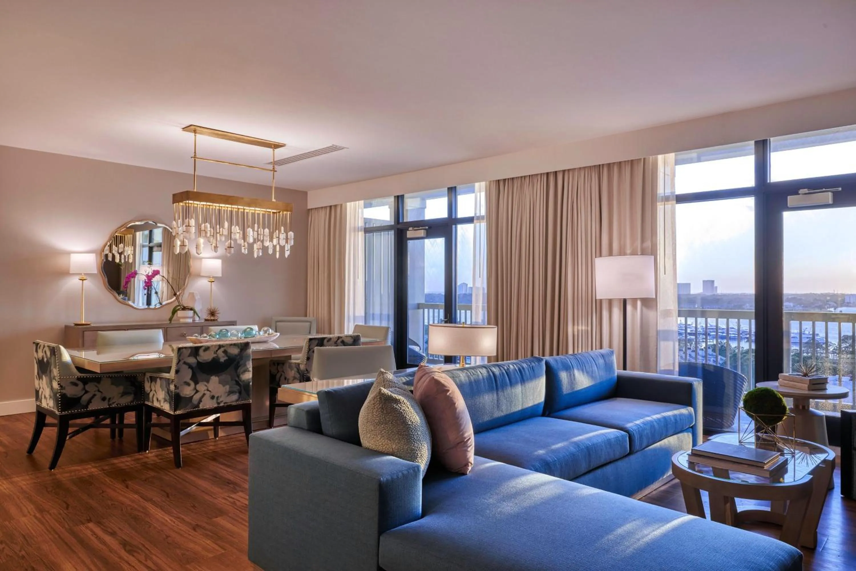 Living room in Hotel Effie Sandestin Resort, Autograph Collection