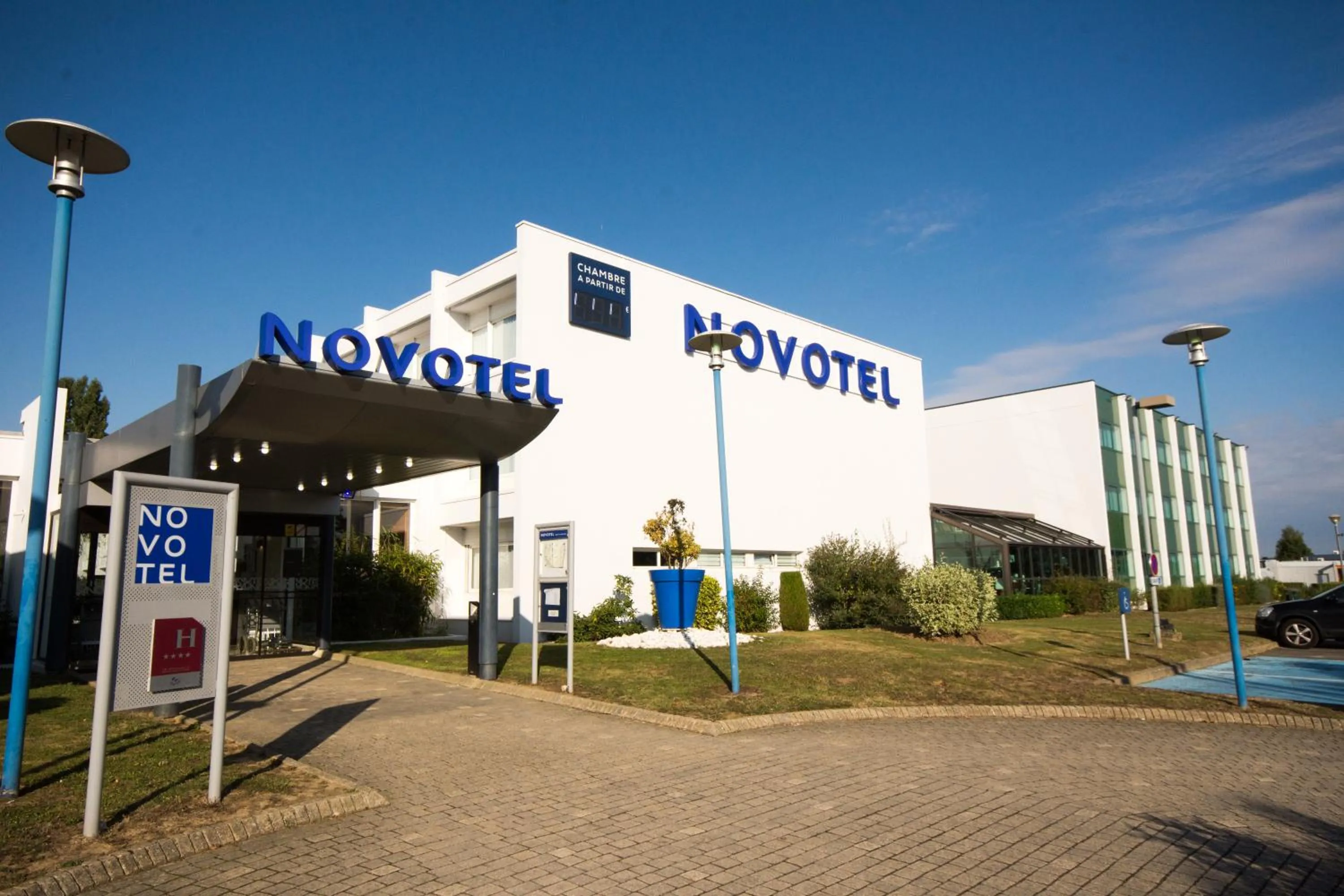 Property building in Novotel Chartres