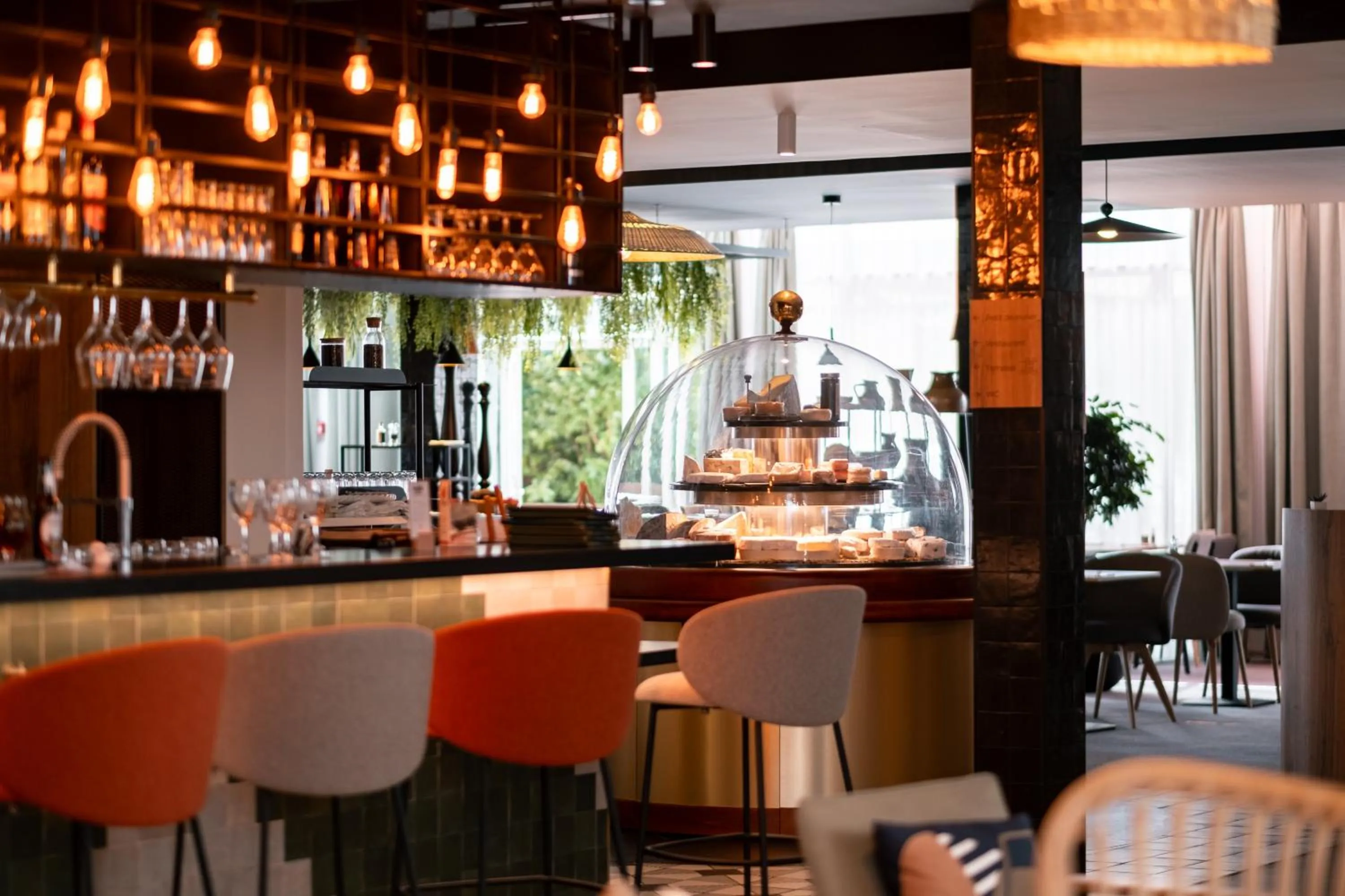 Restaurant/places to eat in Novotel Chartres