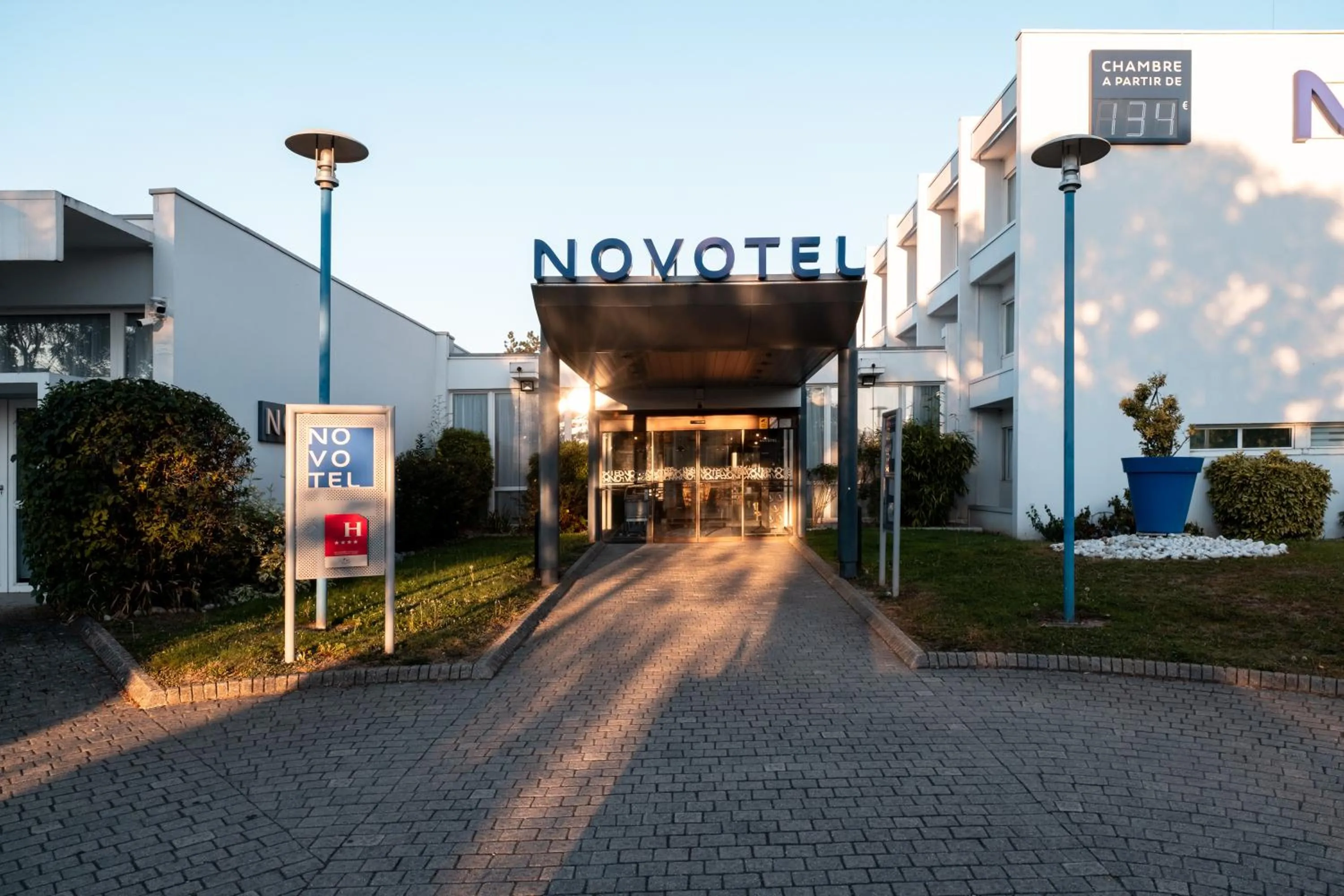 Property building in Novotel Chartres