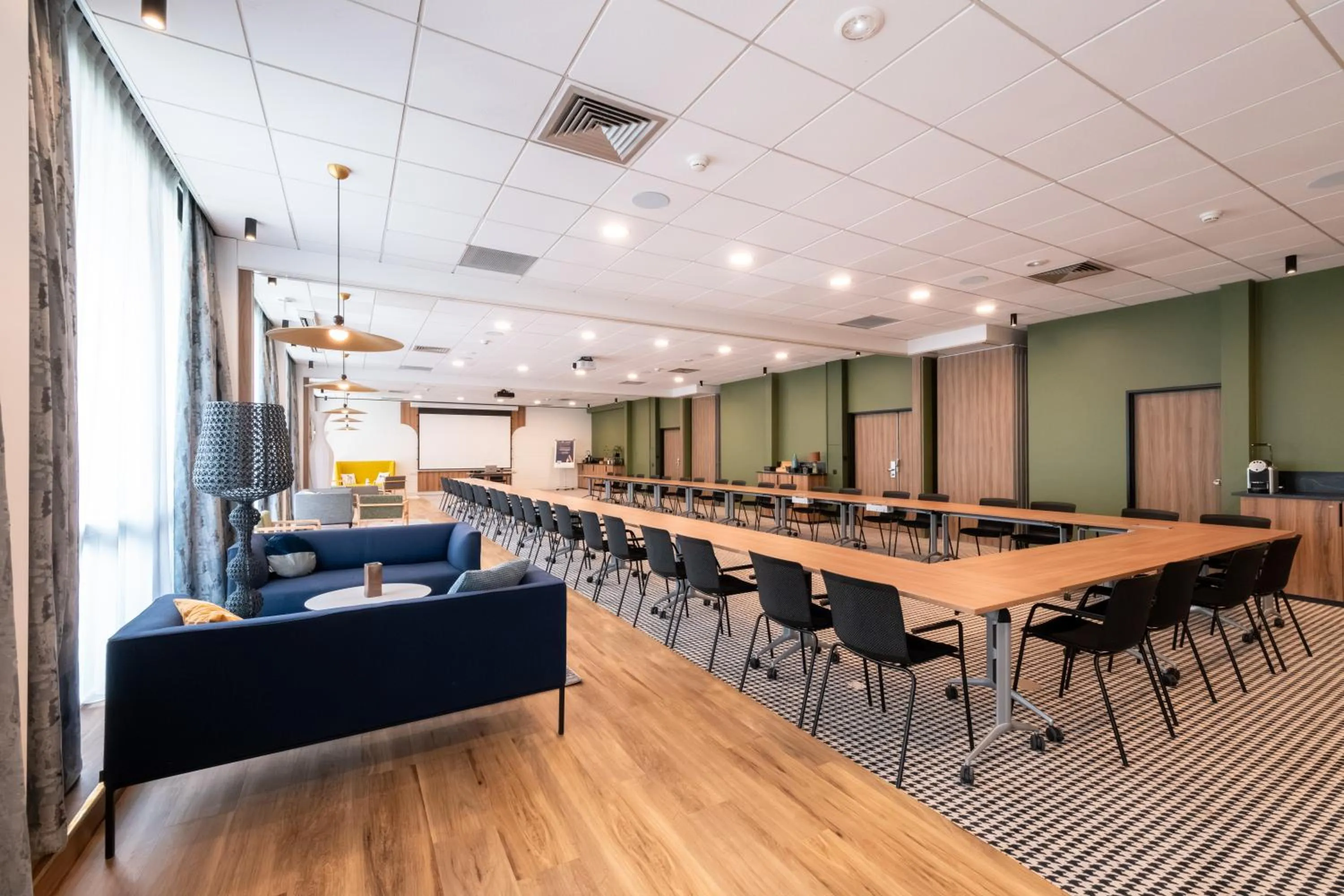 Meeting/conference room in Novotel Chartres