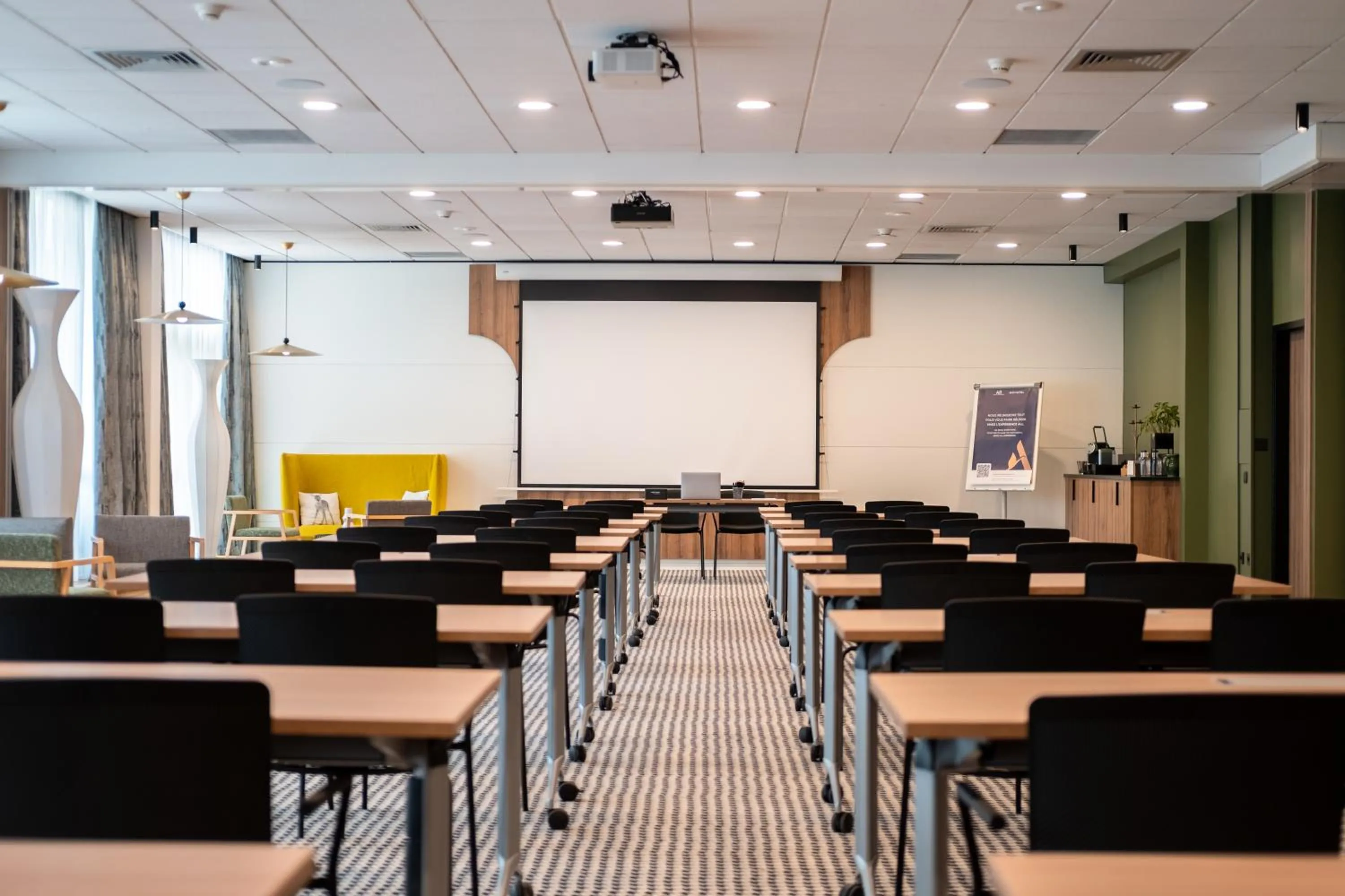 Meeting/conference room in Novotel Chartres