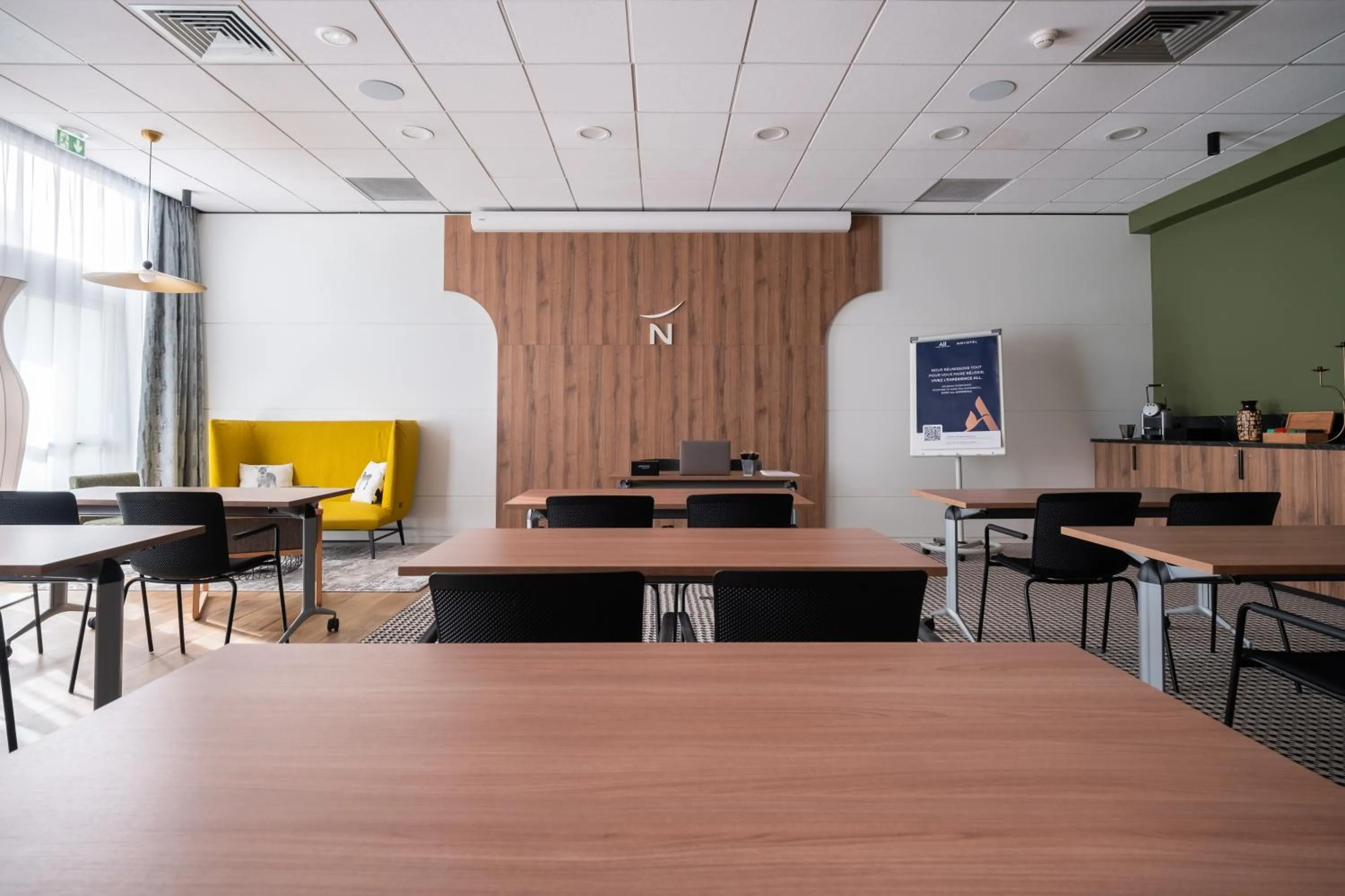 Meeting/conference room in Novotel Chartres