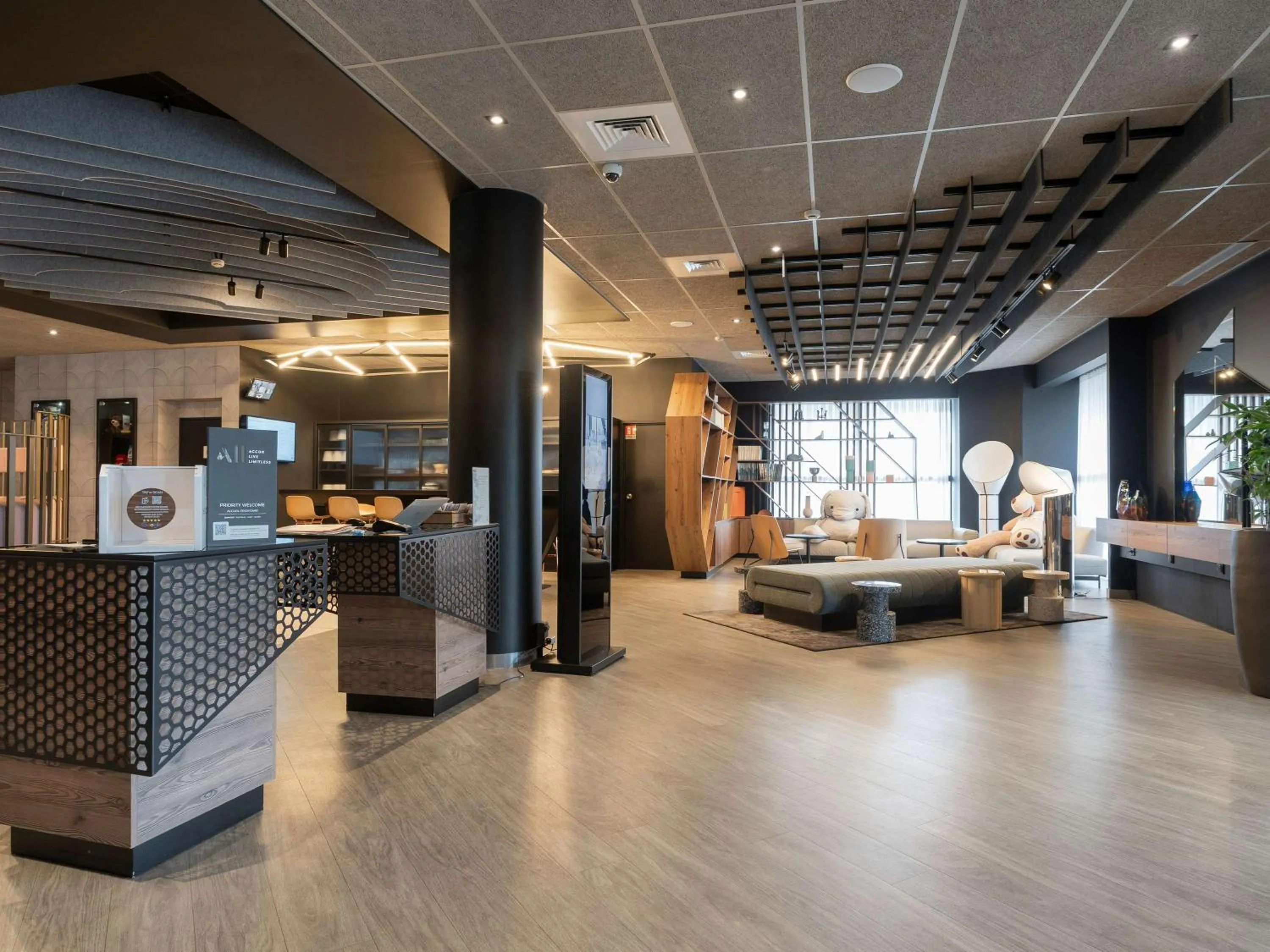 Property building in Novotel Poitiers Site du Futuroscope