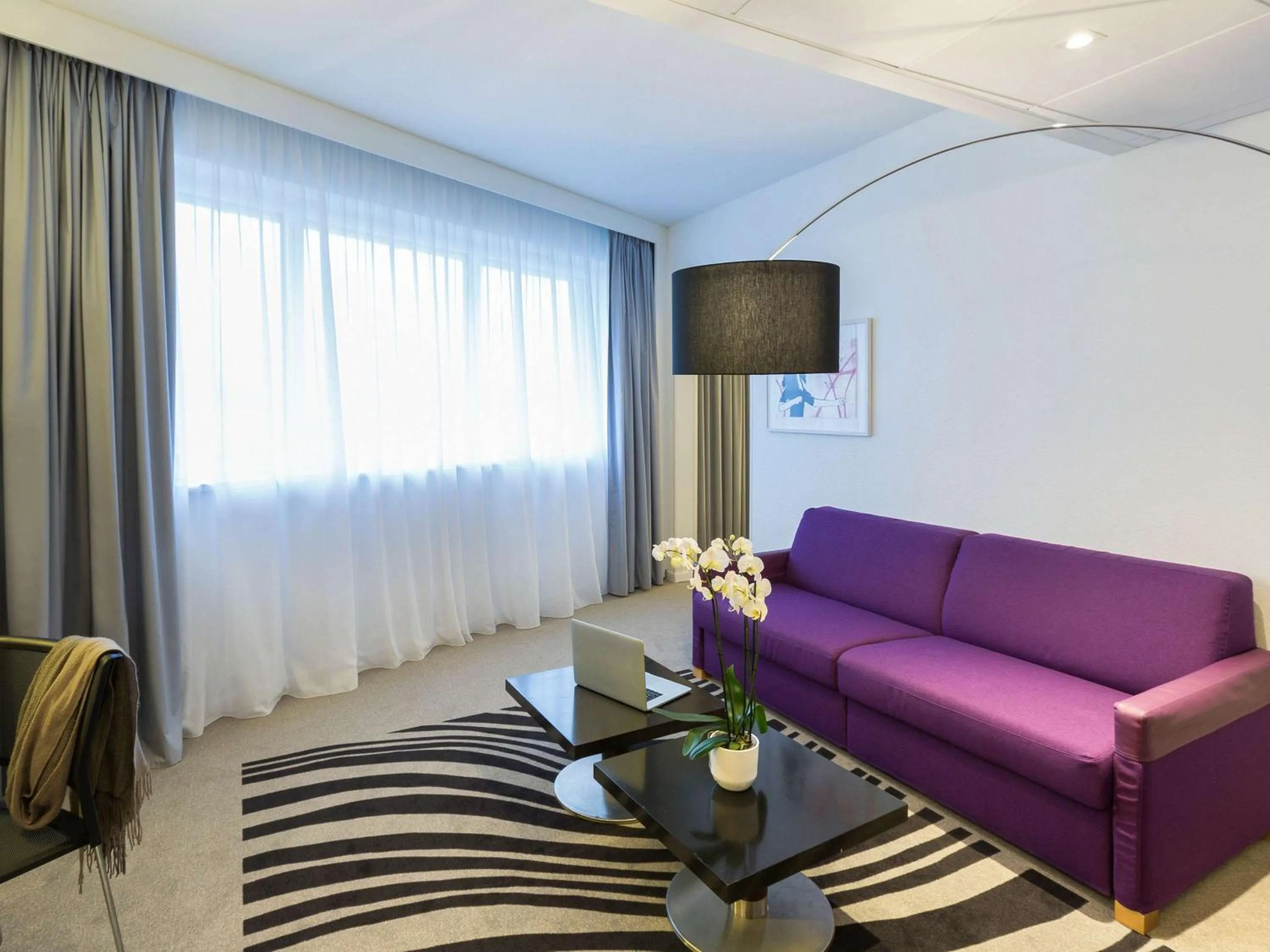 Photo of the whole room in Novotel Poitiers Site du Futuroscope