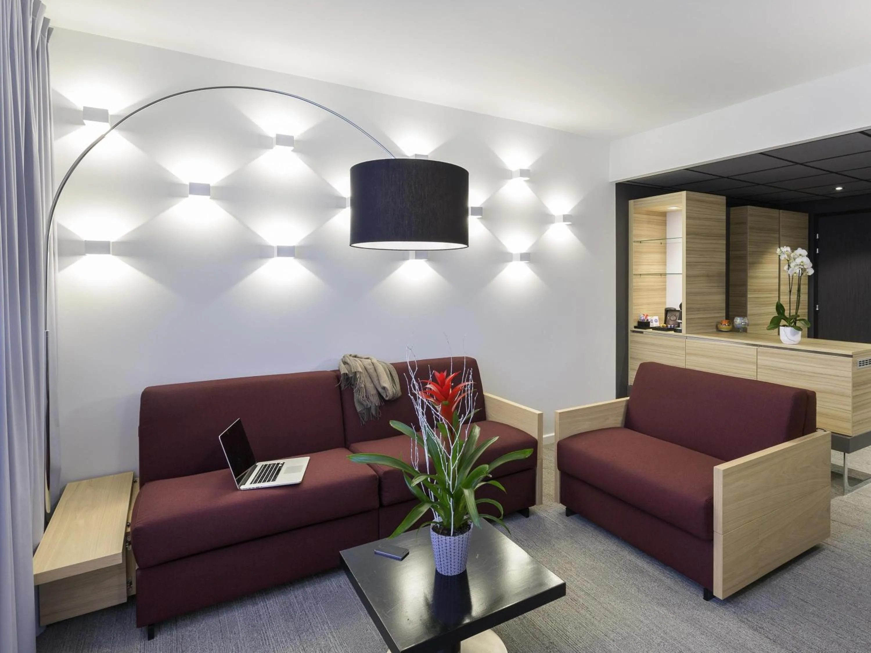 Photo of the whole room in Novotel Poitiers Site du Futuroscope