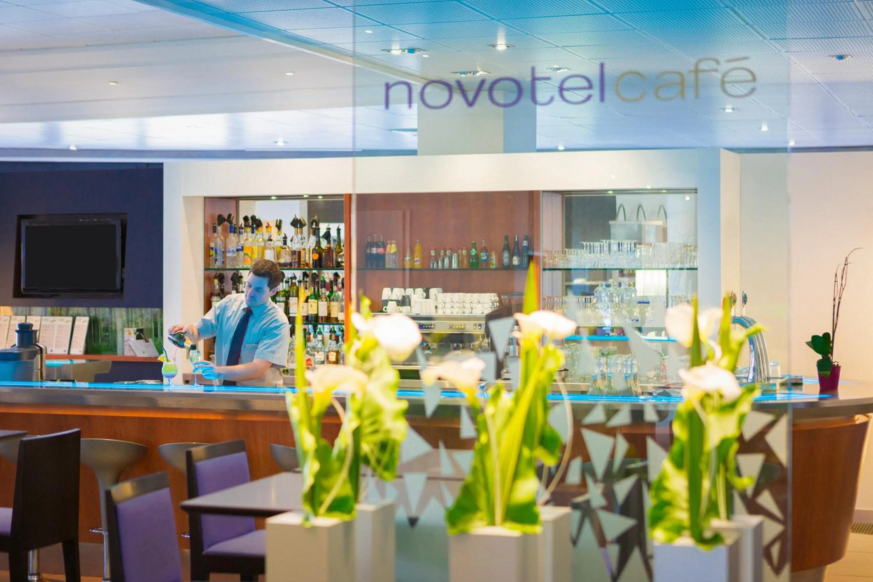 Restaurant/places to eat in Novotel Poitiers Site du Futuroscope