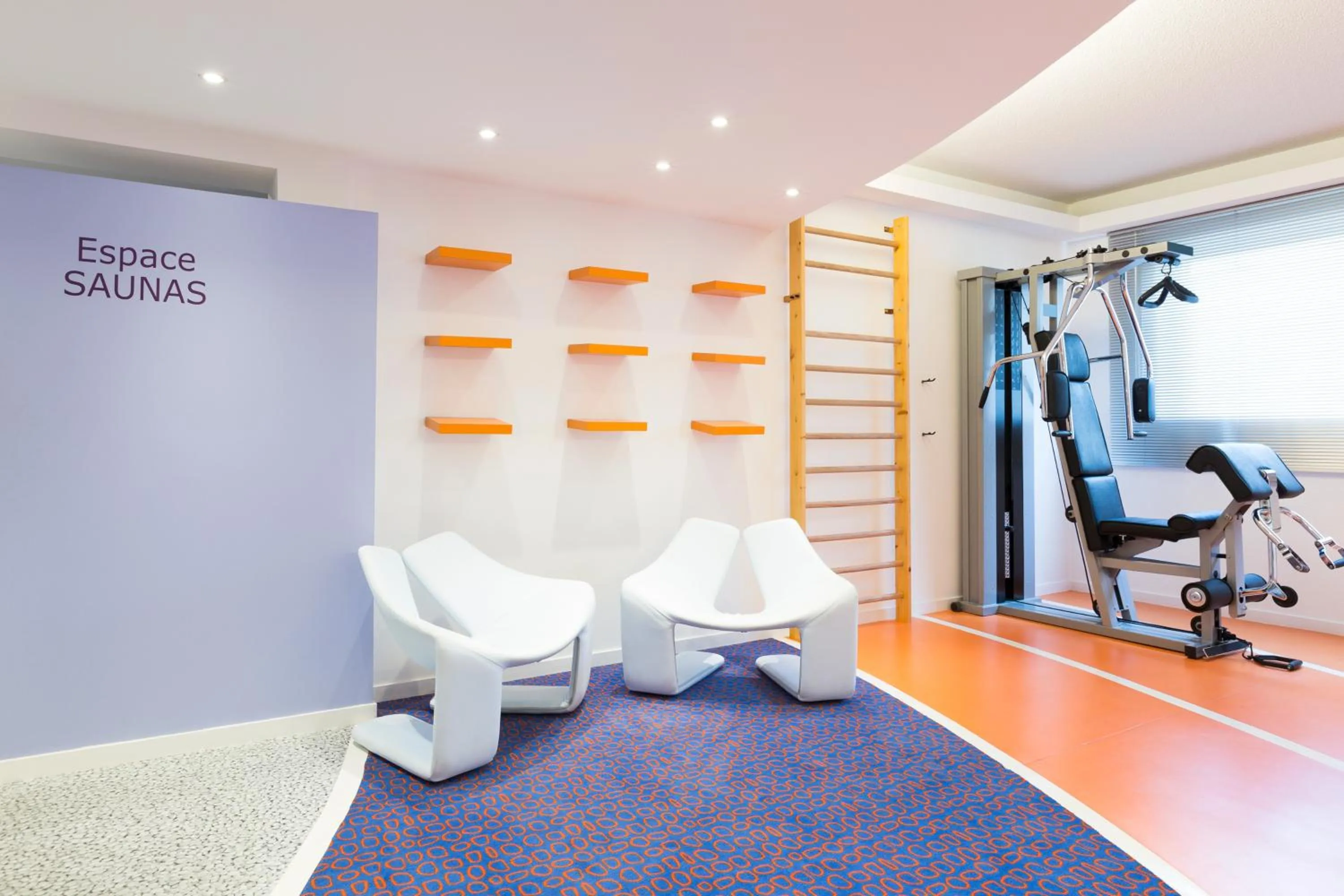 Fitness centre/facilities in Novotel Poitiers Site du Futuroscope