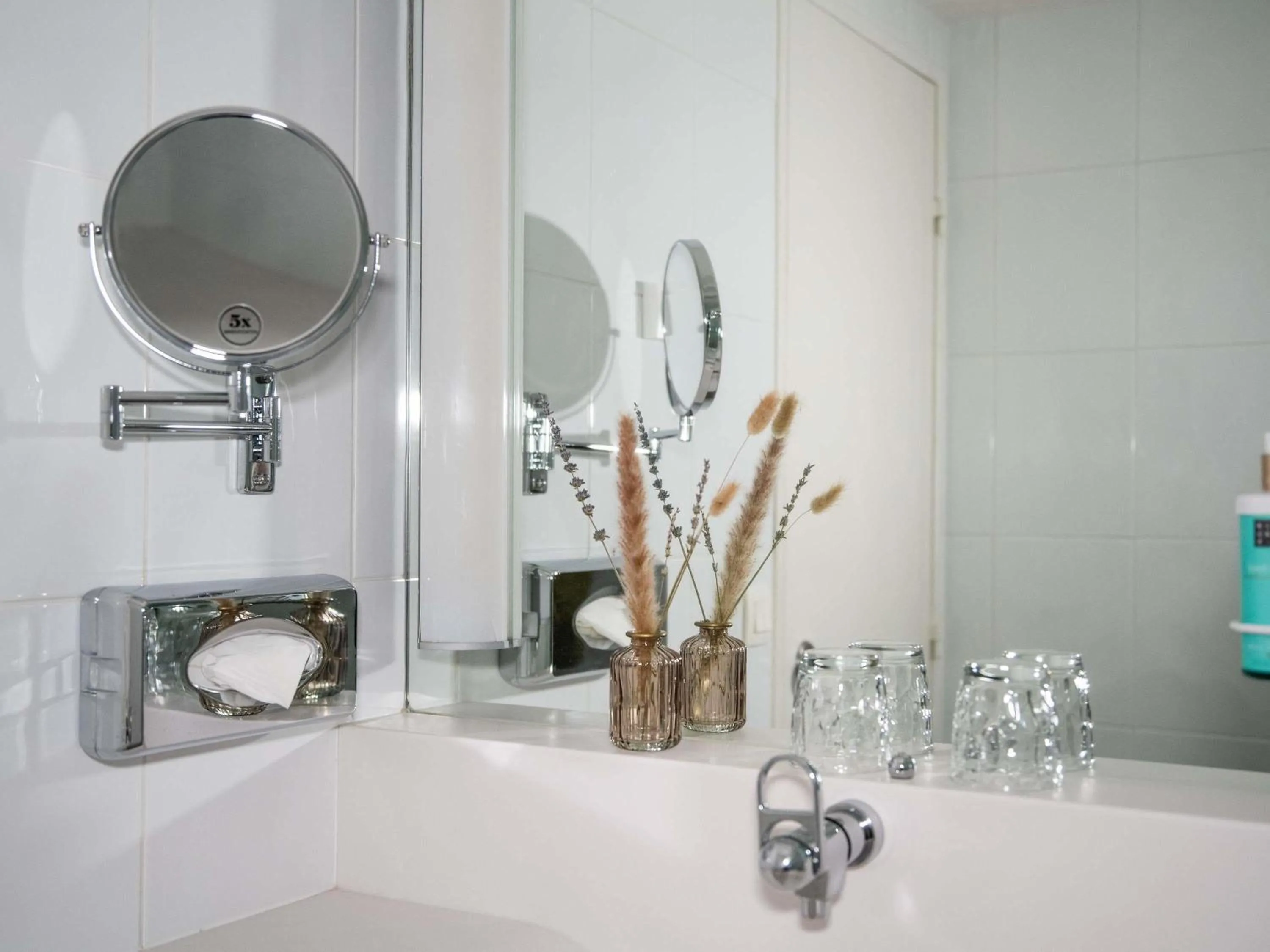 Bedroom in Hotel Novotel Domaine de Maffliers - Paris Val-d'Oise