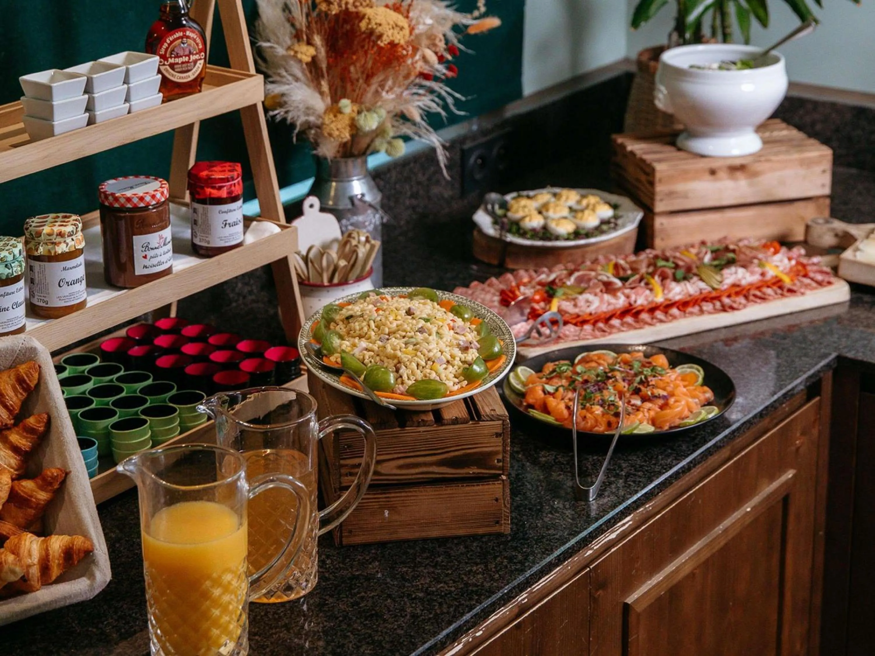 Breakfast in Hotel Novotel Domaine de Maffliers - Paris Val-d'Oise