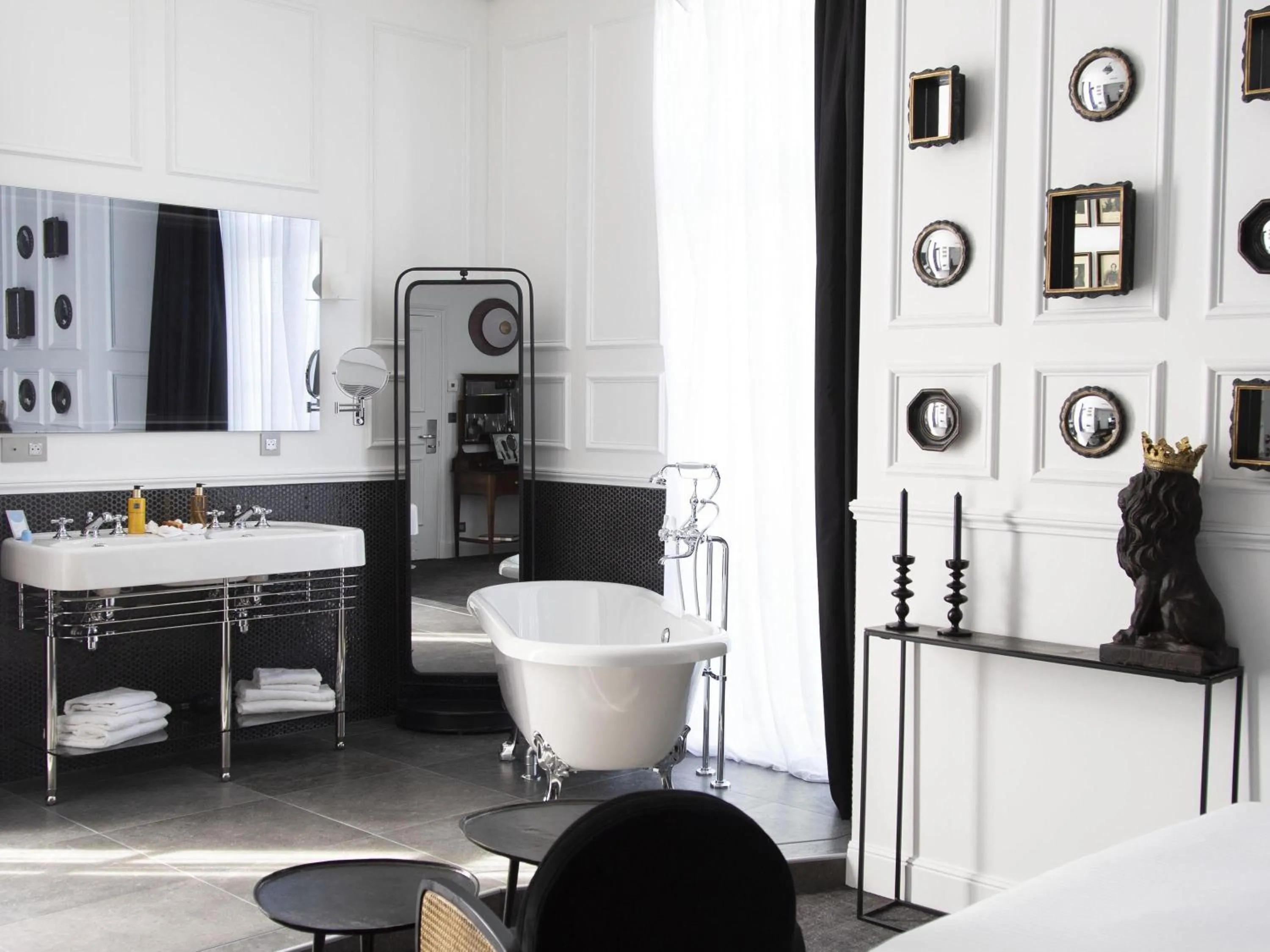 Bedroom in Hotel Novotel Domaine de Maffliers - Paris Val-d'Oise