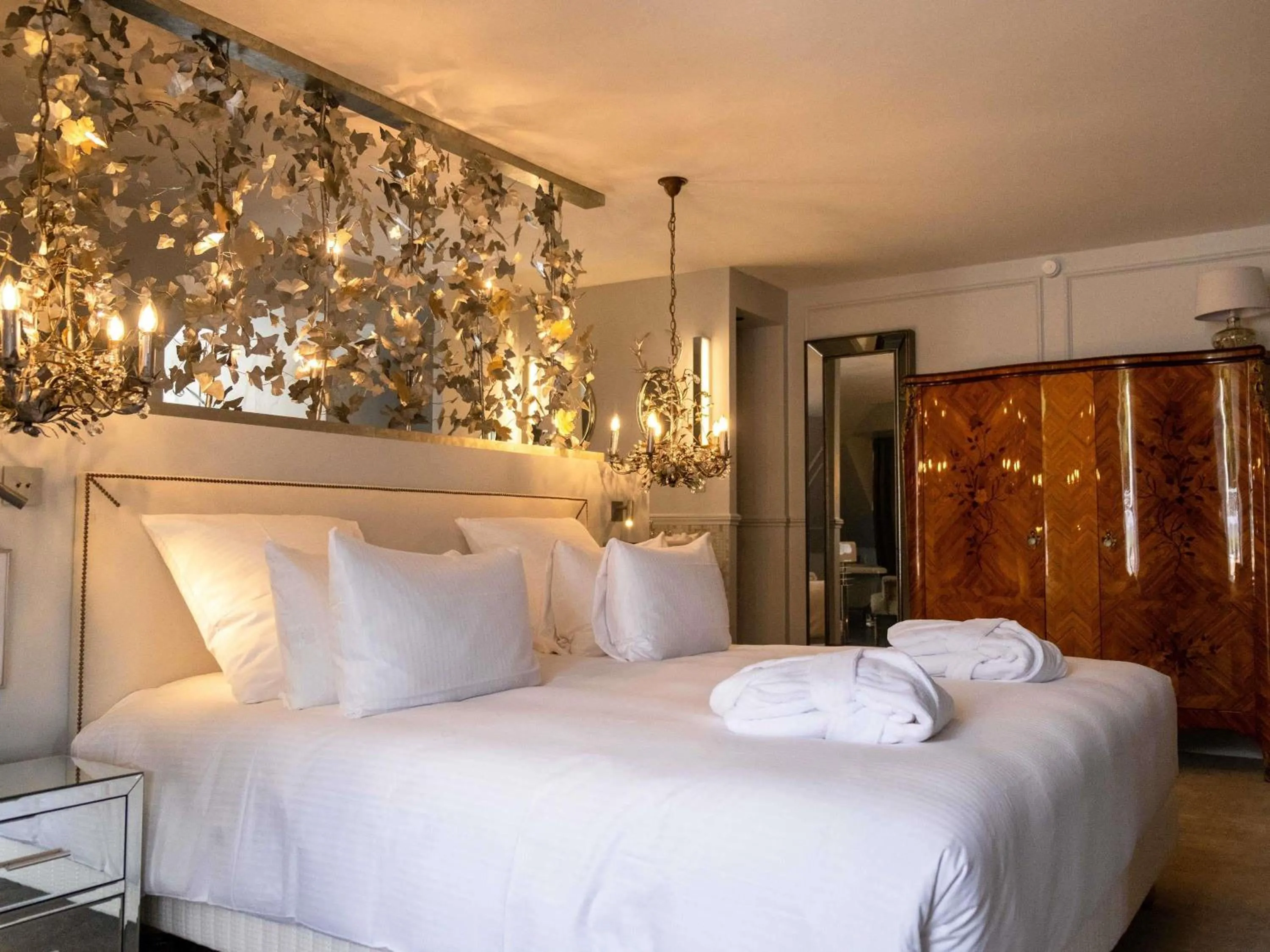 Photo of the whole room, Bed in Hotel Novotel Domaine de Maffliers - Paris Val-d'Oise