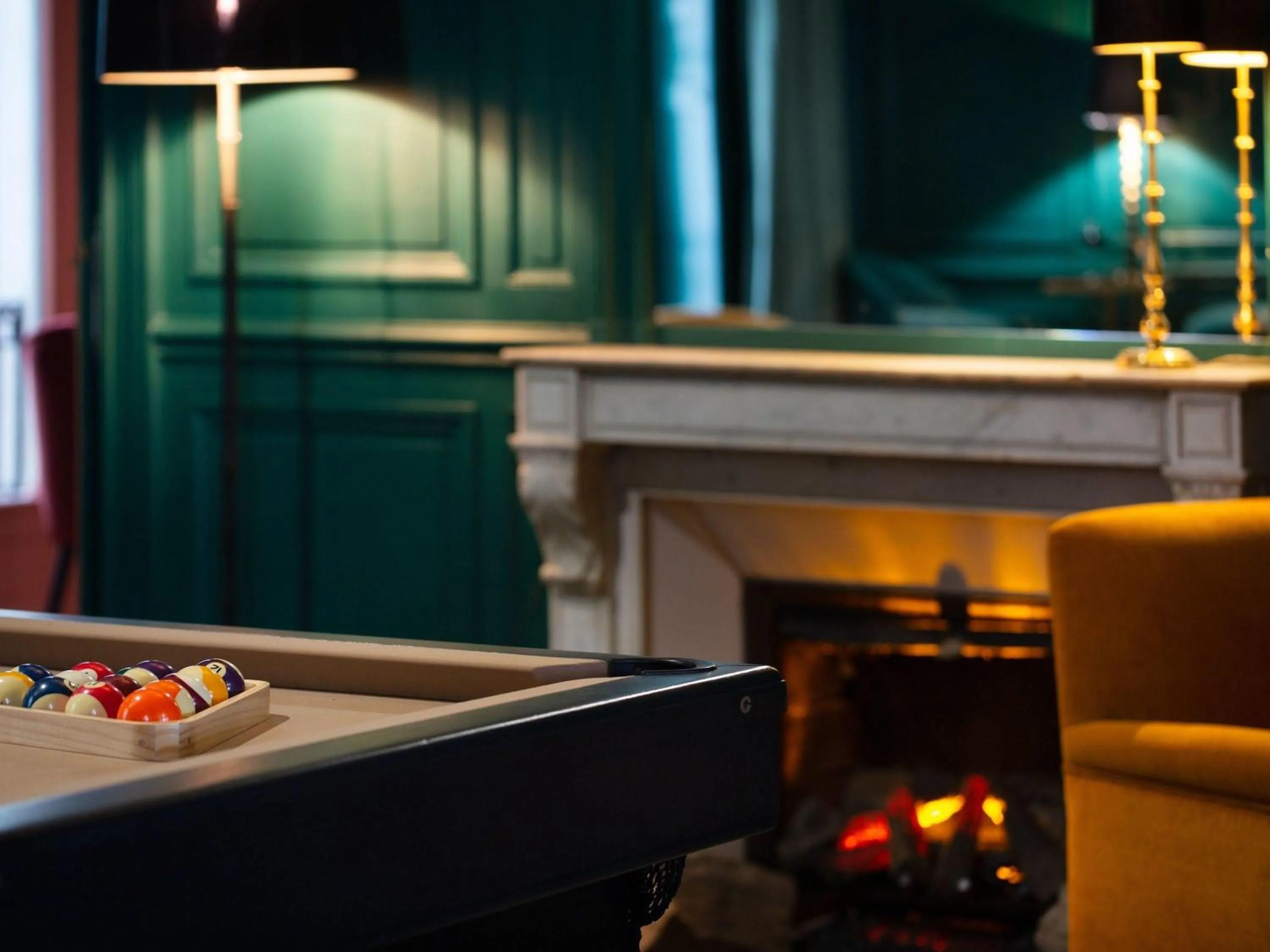 Lounge or bar in Hotel Novotel Domaine de Maffliers - Paris Val-d'Oise