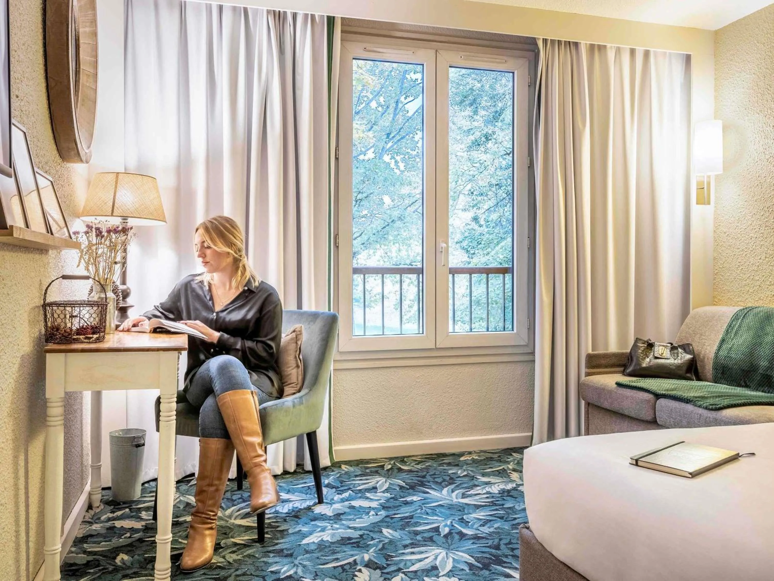 Property building in Hotel Novotel Domaine de Maffliers - Paris Val-d'Oise