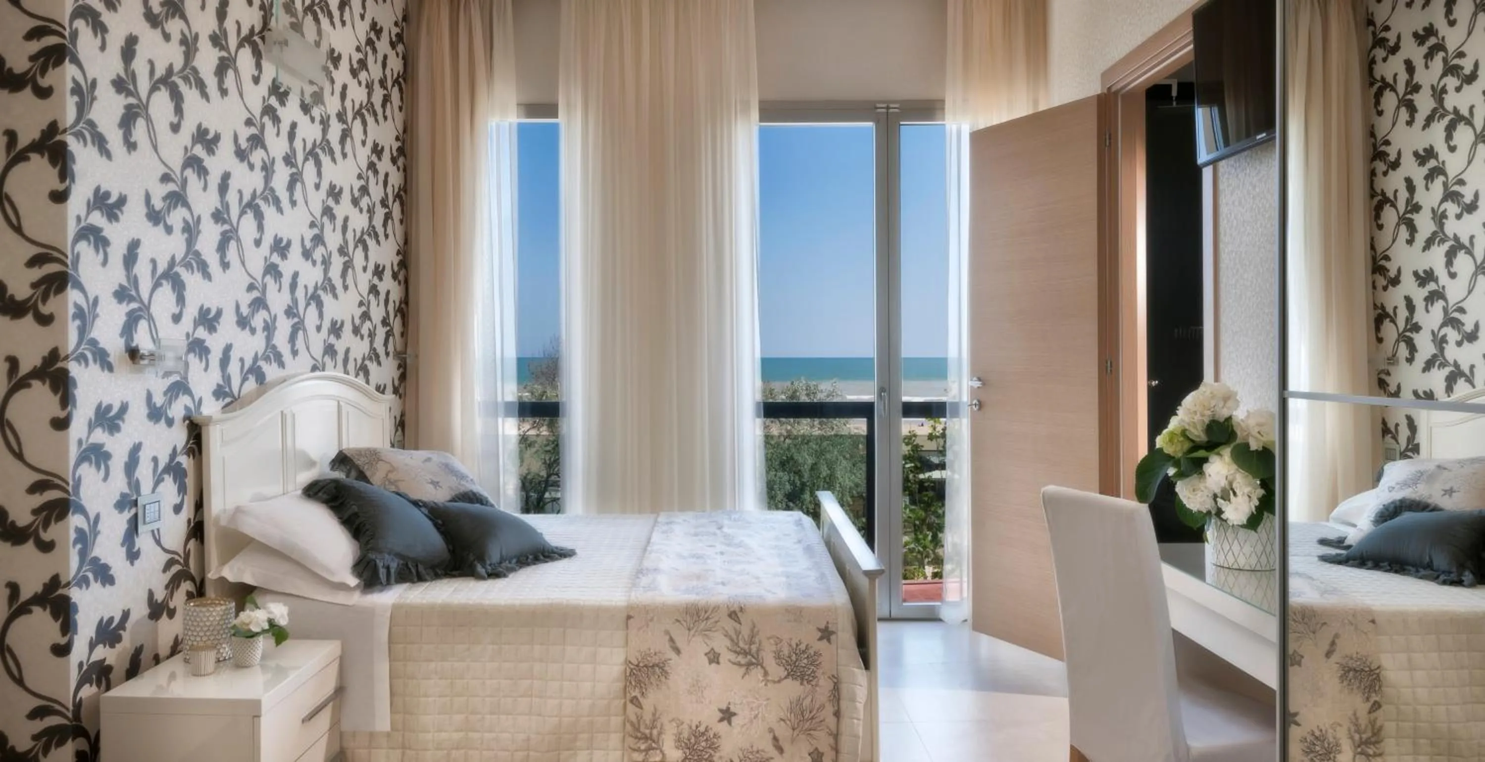 Photo of the whole room, Bed in Hotel Vistamare