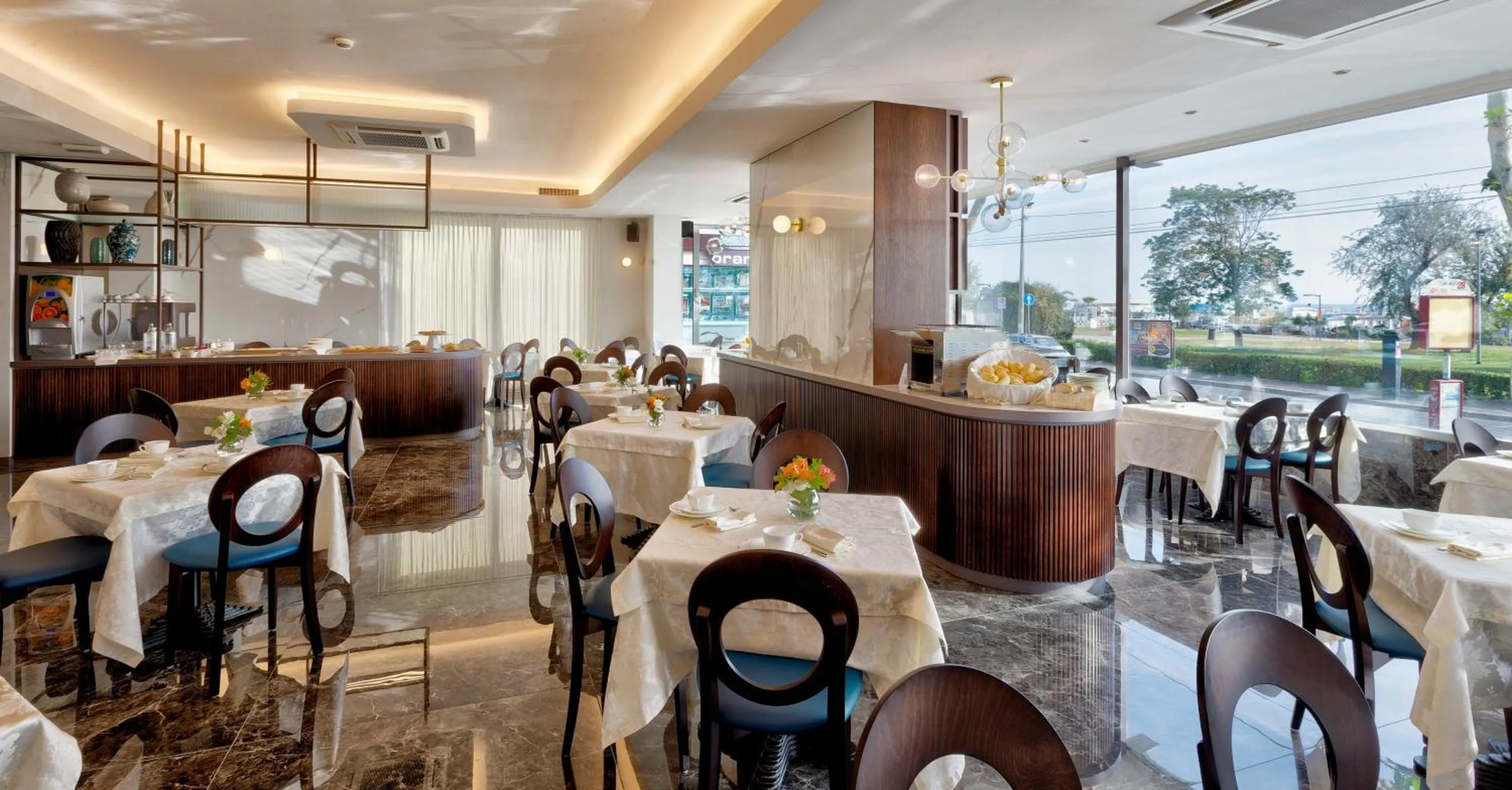 Restaurant/places to eat in Hotel Vistamare