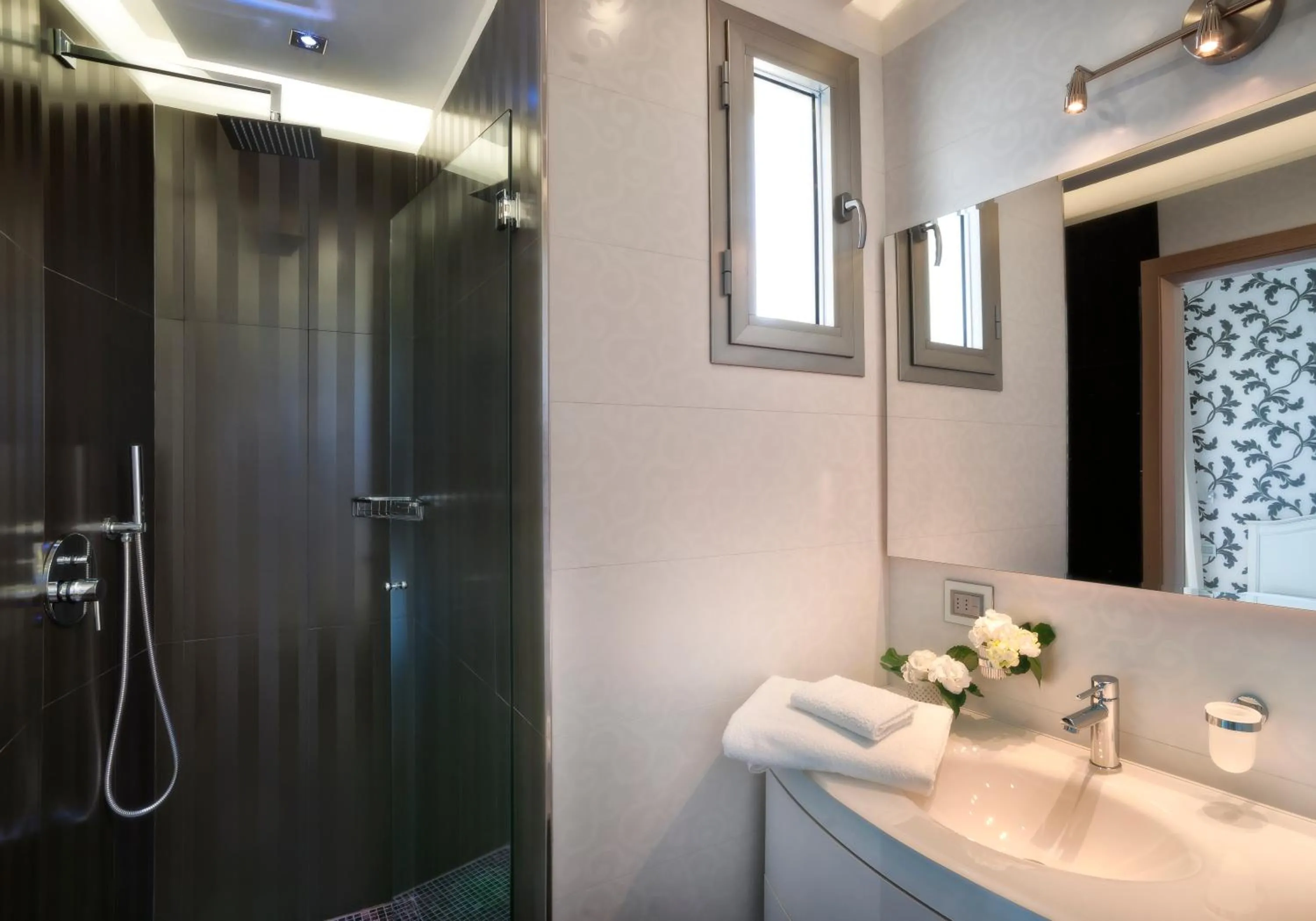 Bathroom in Hotel Vistamare