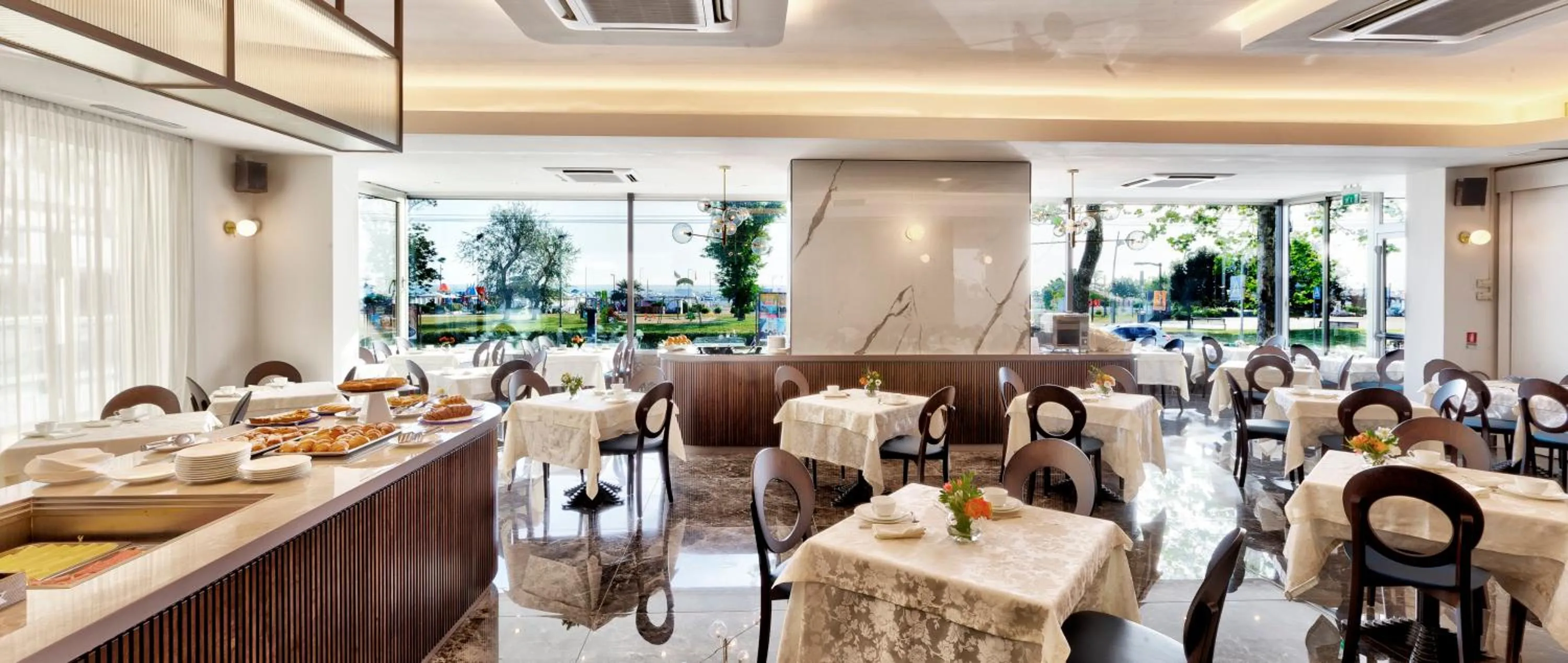 Restaurant/places to eat in Hotel Vistamare