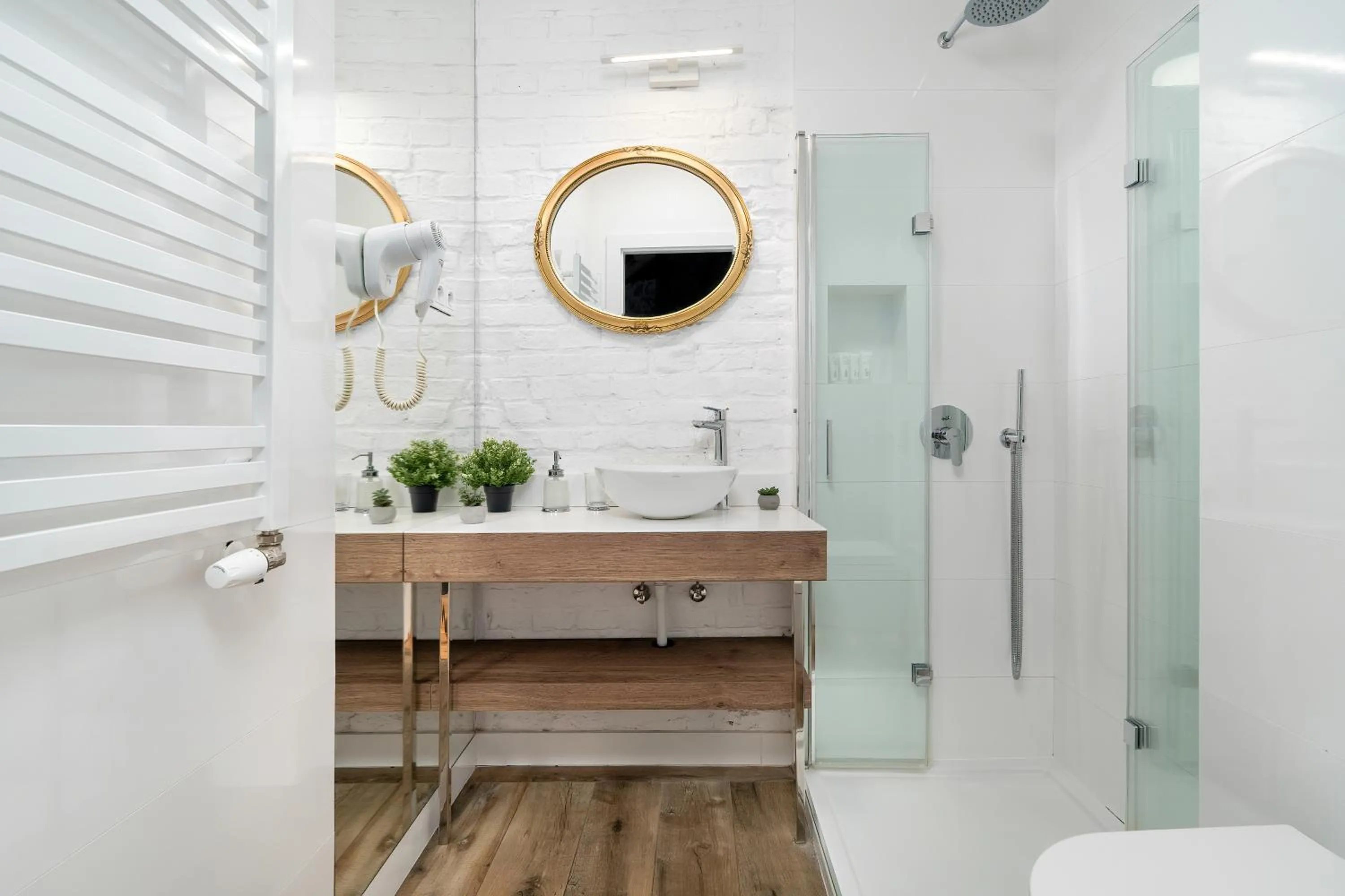 Shower in Apartamenty Schoeps Residence by Noclegi Renters