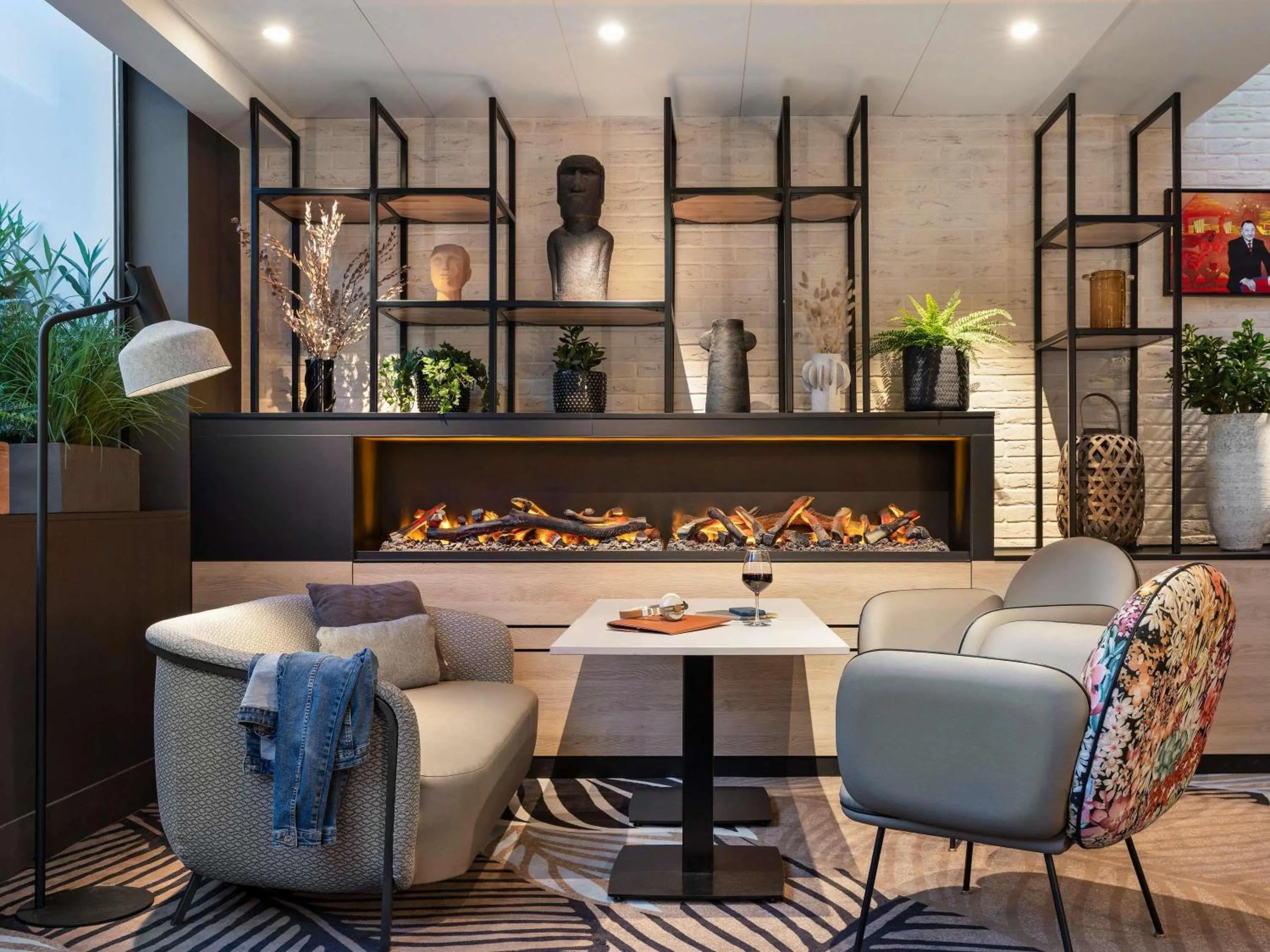 Lounge or bar in Novotel Rennes Alma