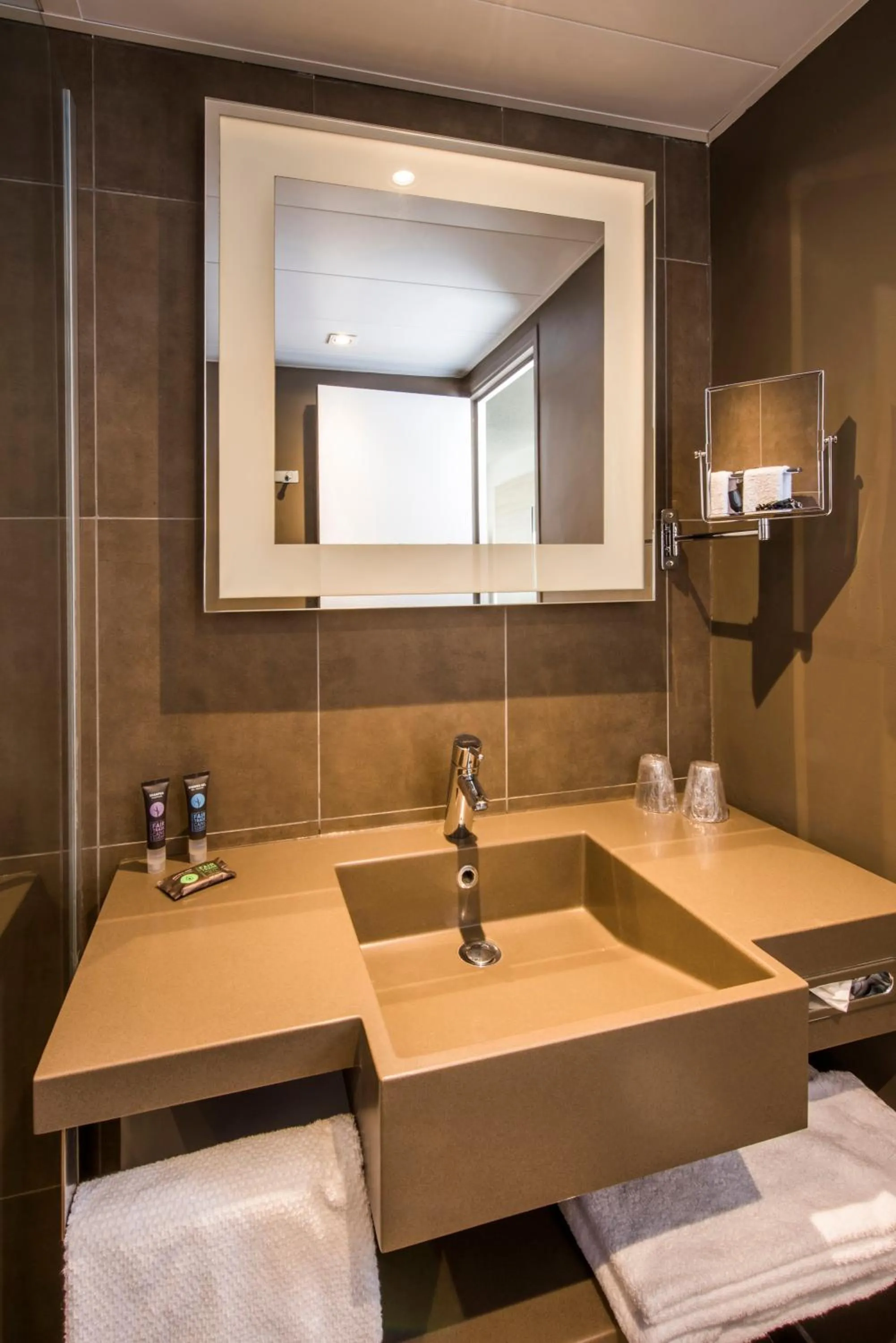 Bathroom in Novotel Rennes Alma