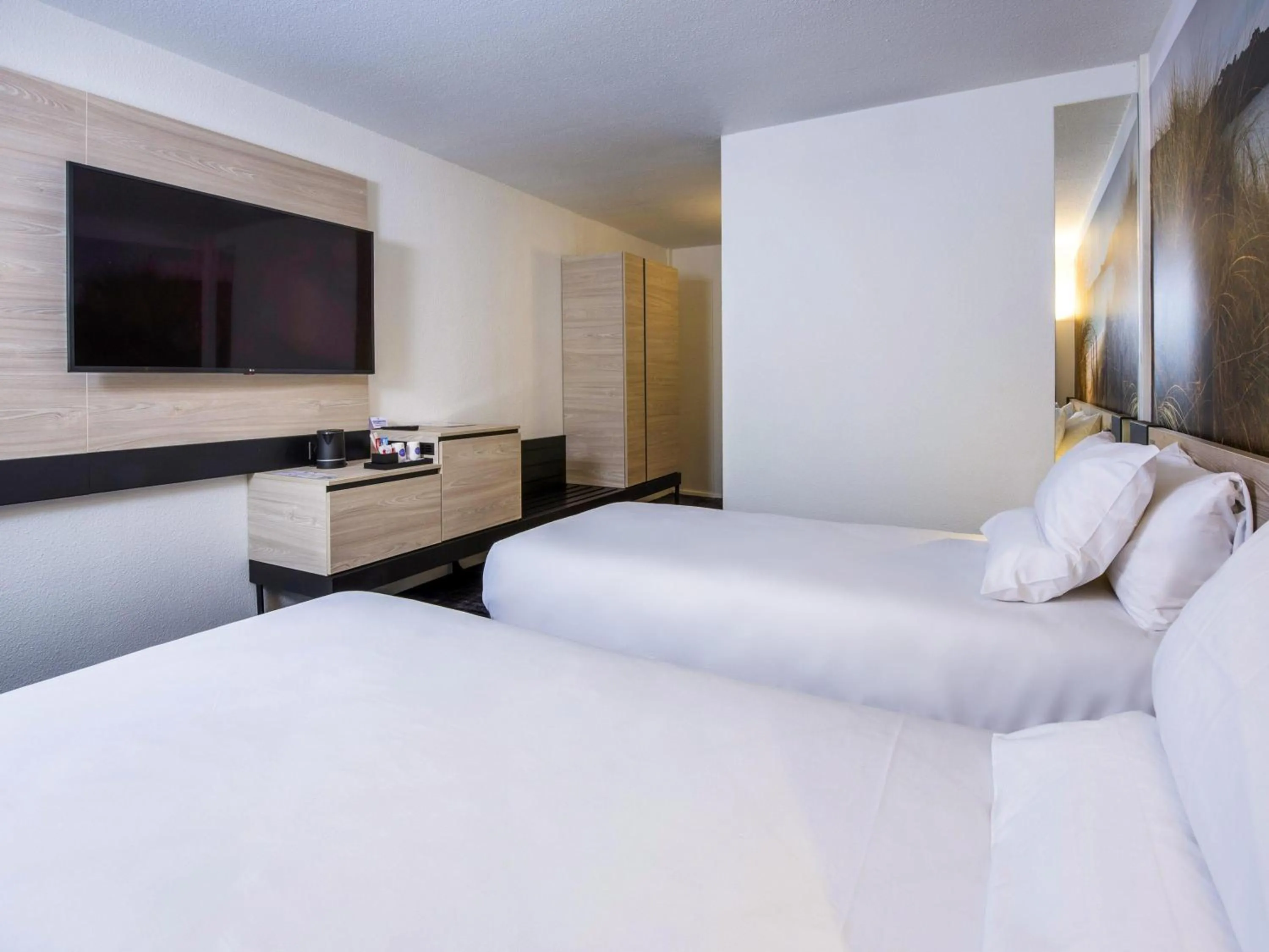 Bedroom, Bed in Novotel Rennes Alma