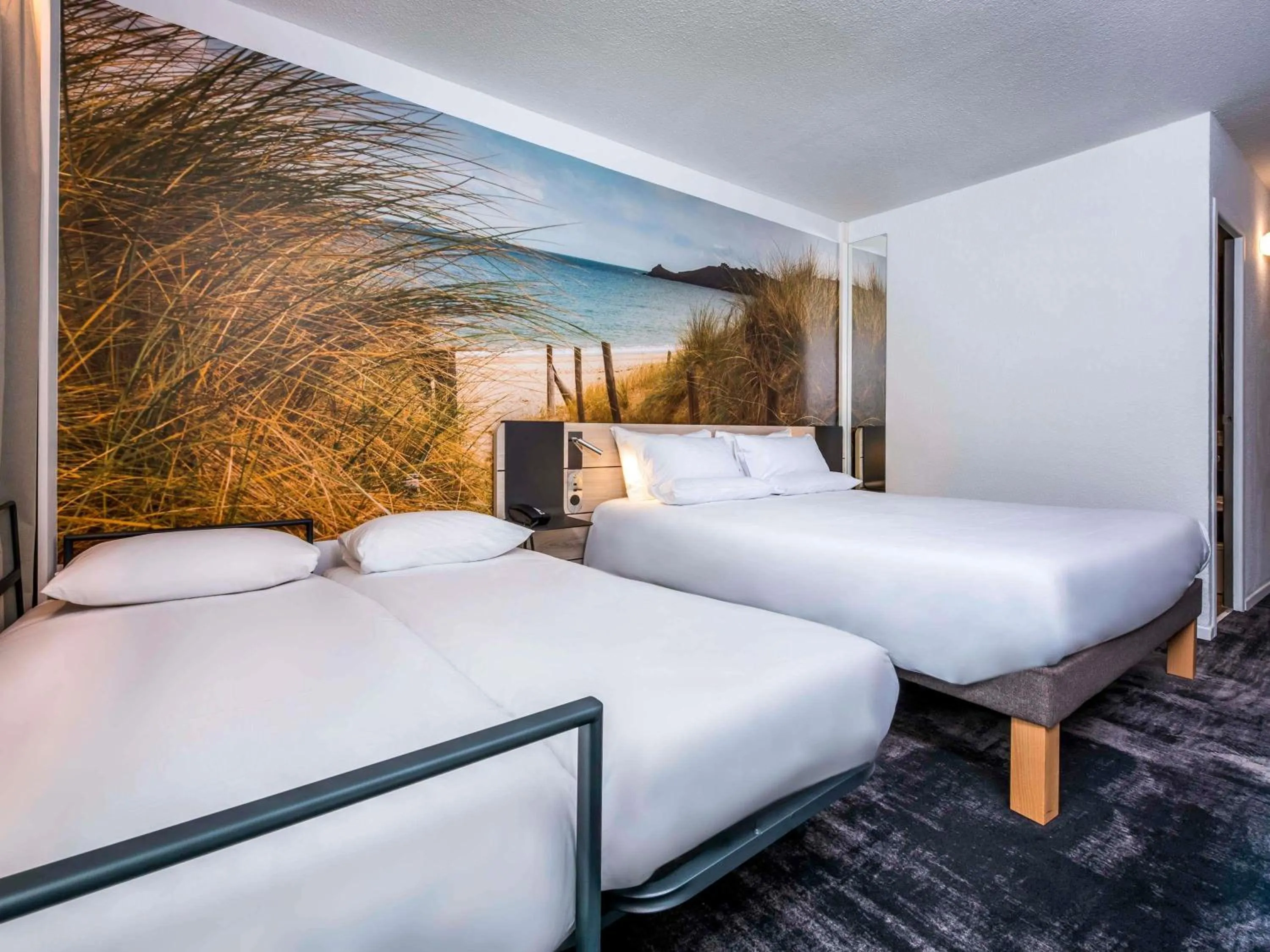 Bedroom, Bed in Novotel Rennes Alma