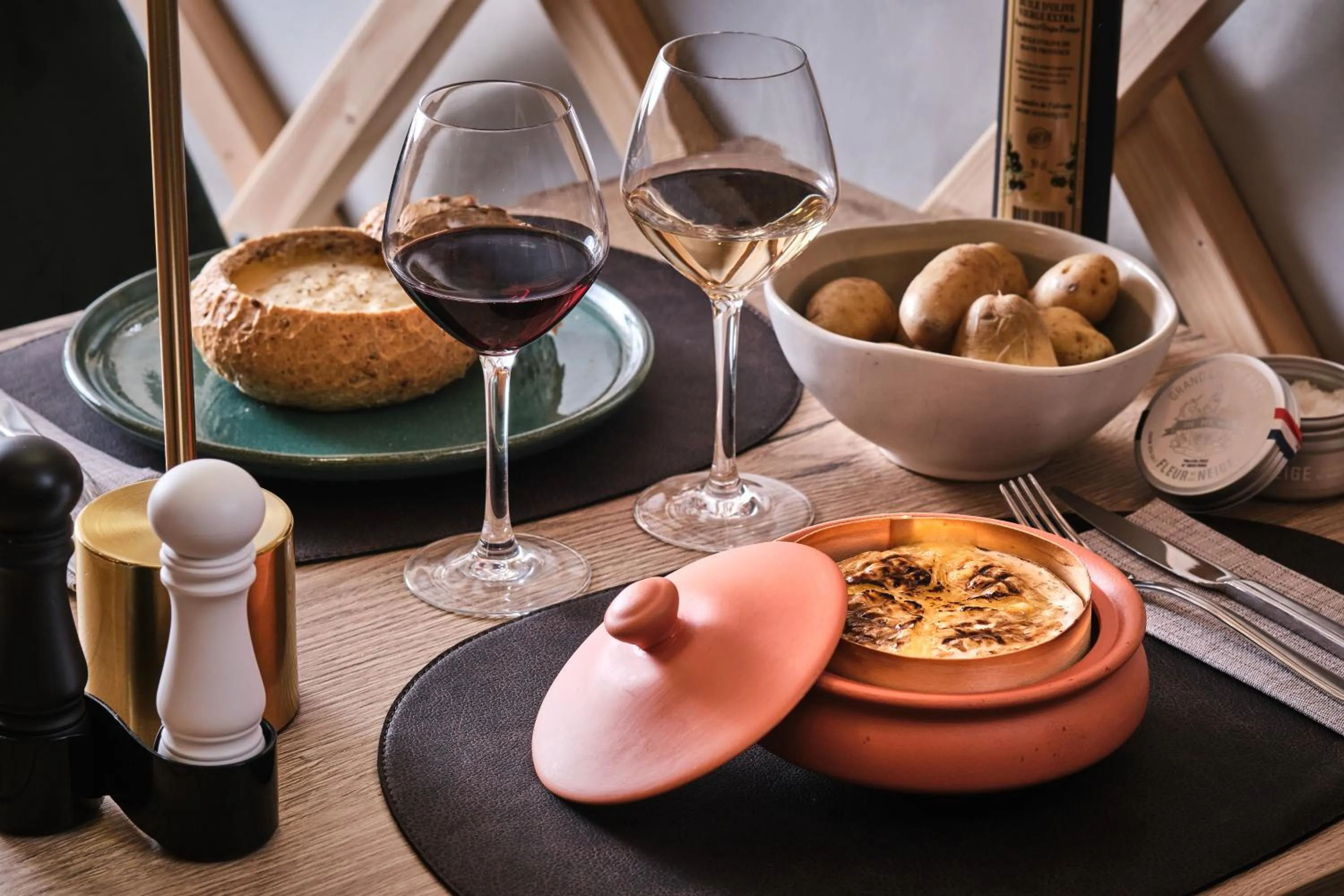 Restaurant/places to eat in Lake Hotel Courchevel 1850